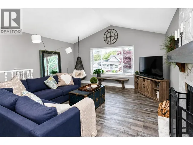 23415 WHIPPOORWILL AVENUE, Maple Ridge 5