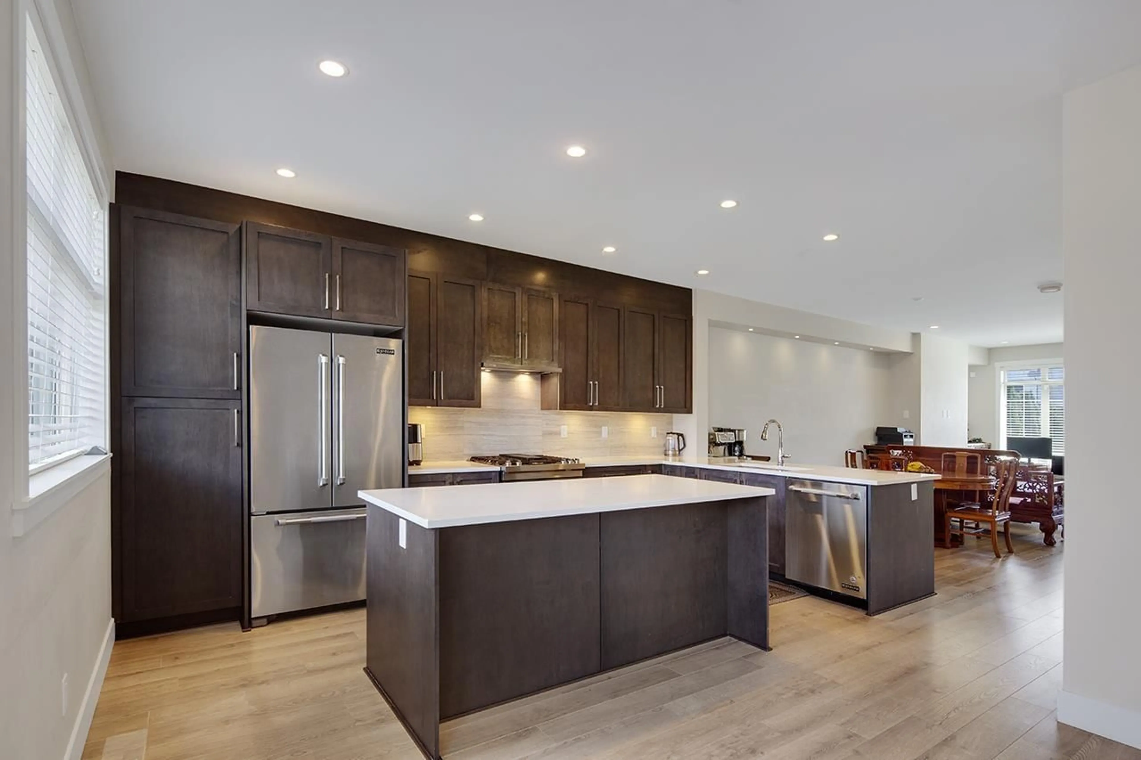 Contemporary kitchen, wood/laminate floor for 16439 24 AVENUE, Surrey British Columbia V3Z0V8