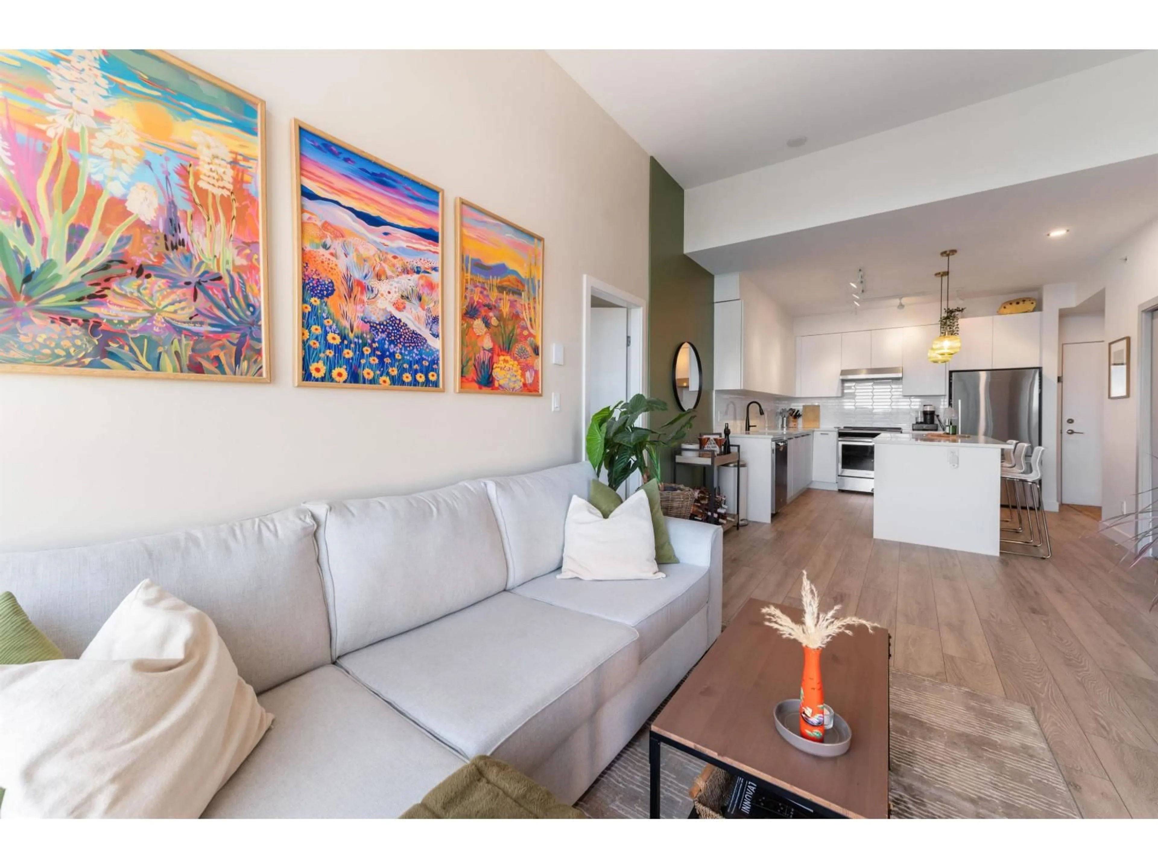 Living room with furniture, unknown for 517 - 7809 209 STREET, Langley British Columbia V2Y3N6