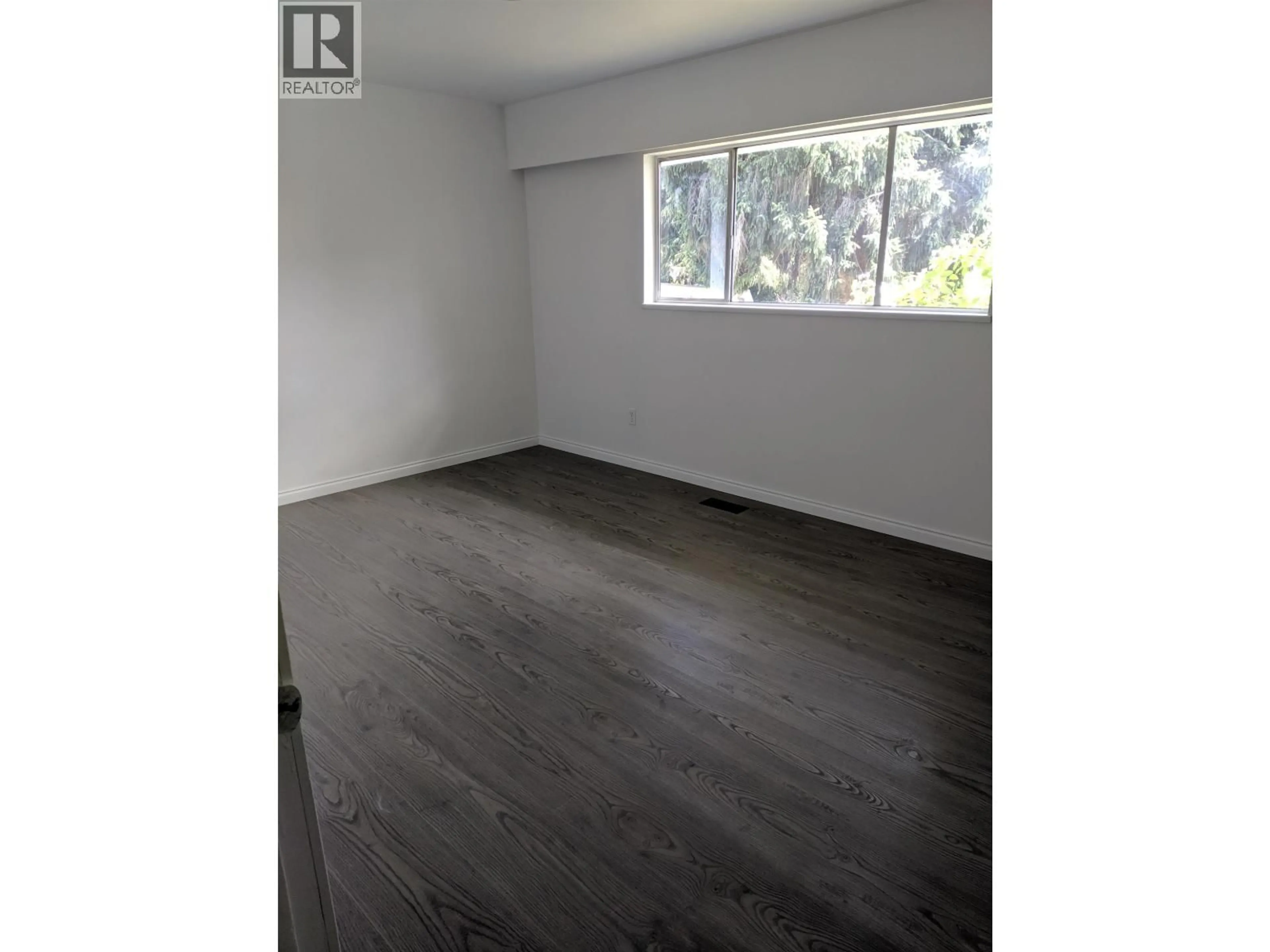 A pic of a room for 6319 LOCHDALE STREET, Burnaby British Columbia V5B2M6