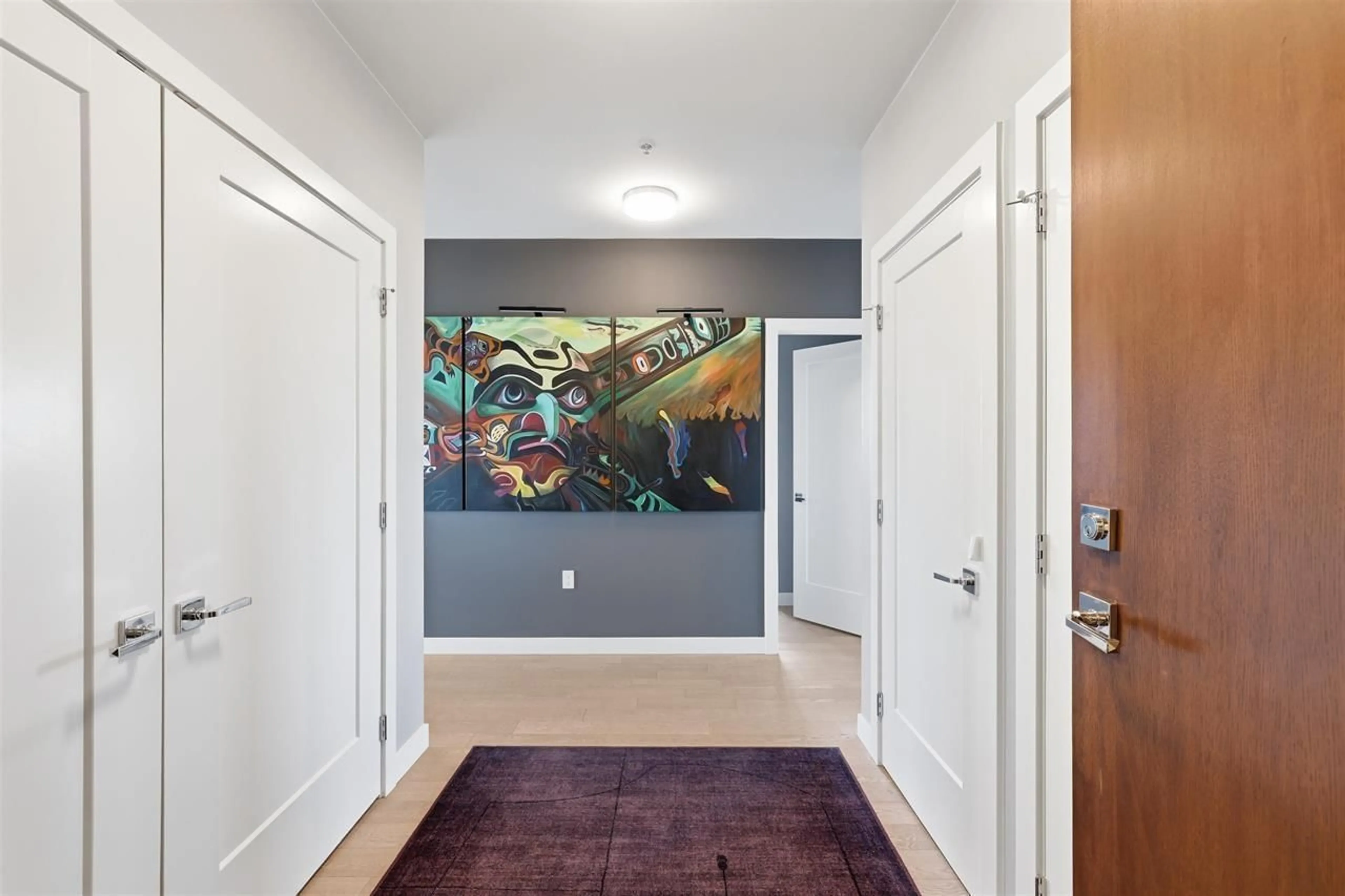 Indoor entryway for 1103 - 1526 FINLAY STREET, White Rock British Columbia V4B4L9