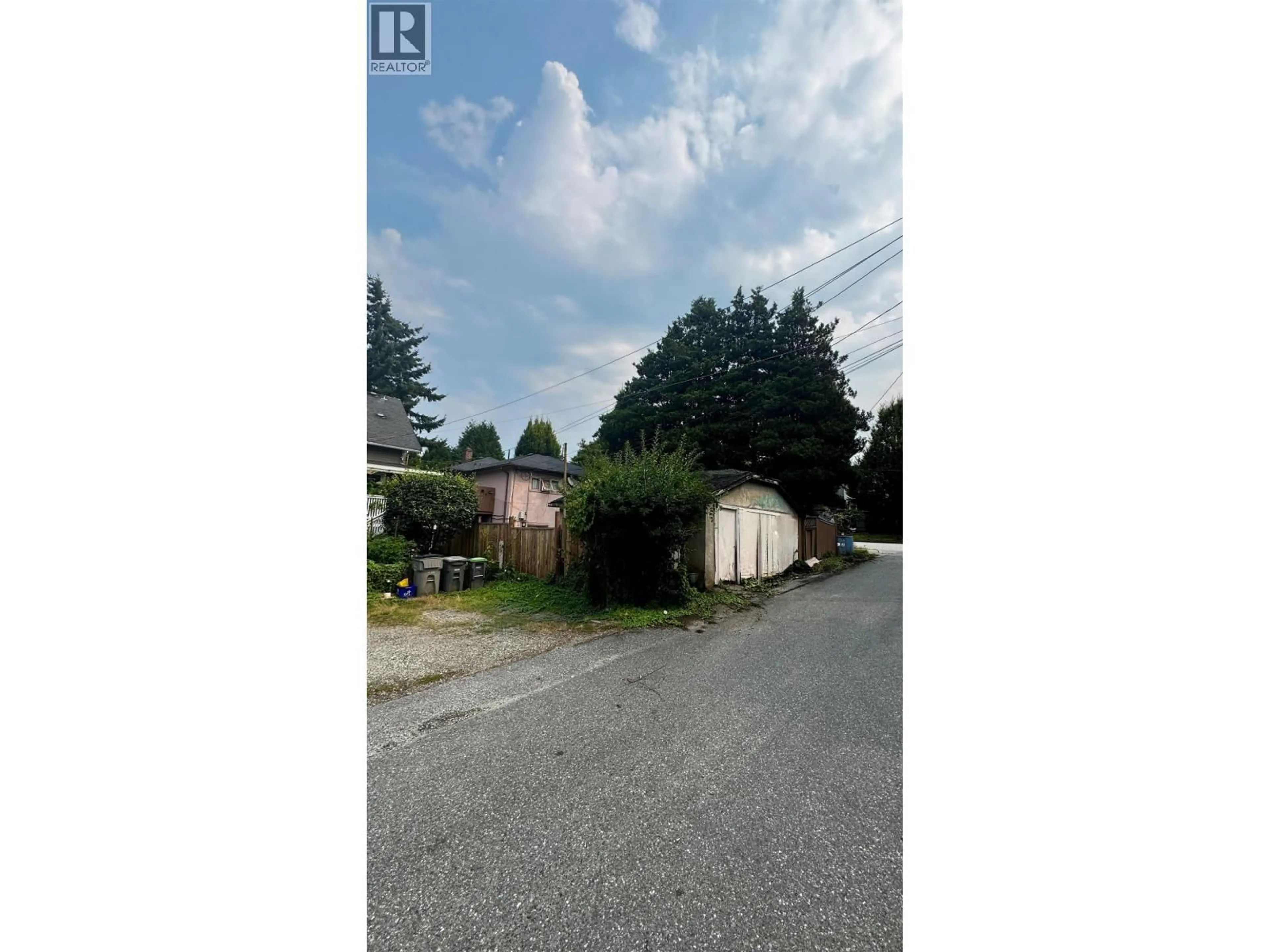 A pic from outside/outdoor area/front of a property/back of a property/a pic from drone, street for 75 NANAIMO STREET, Vancouver British Columbia V5L3G3