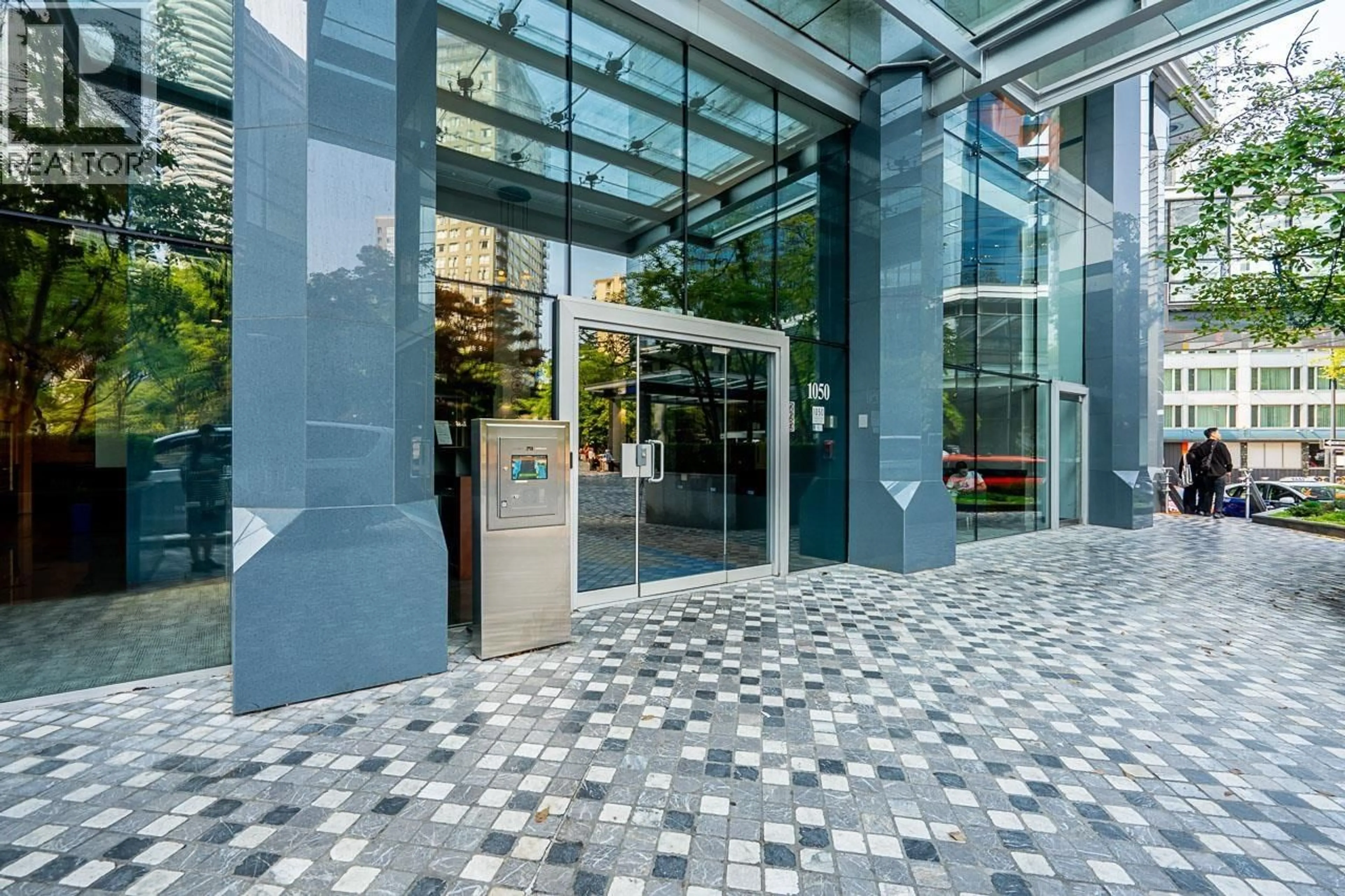 Indoor foyer for 1907 - 1050 BURRARD STREET, Vancouver British Columbia V6Z2S3