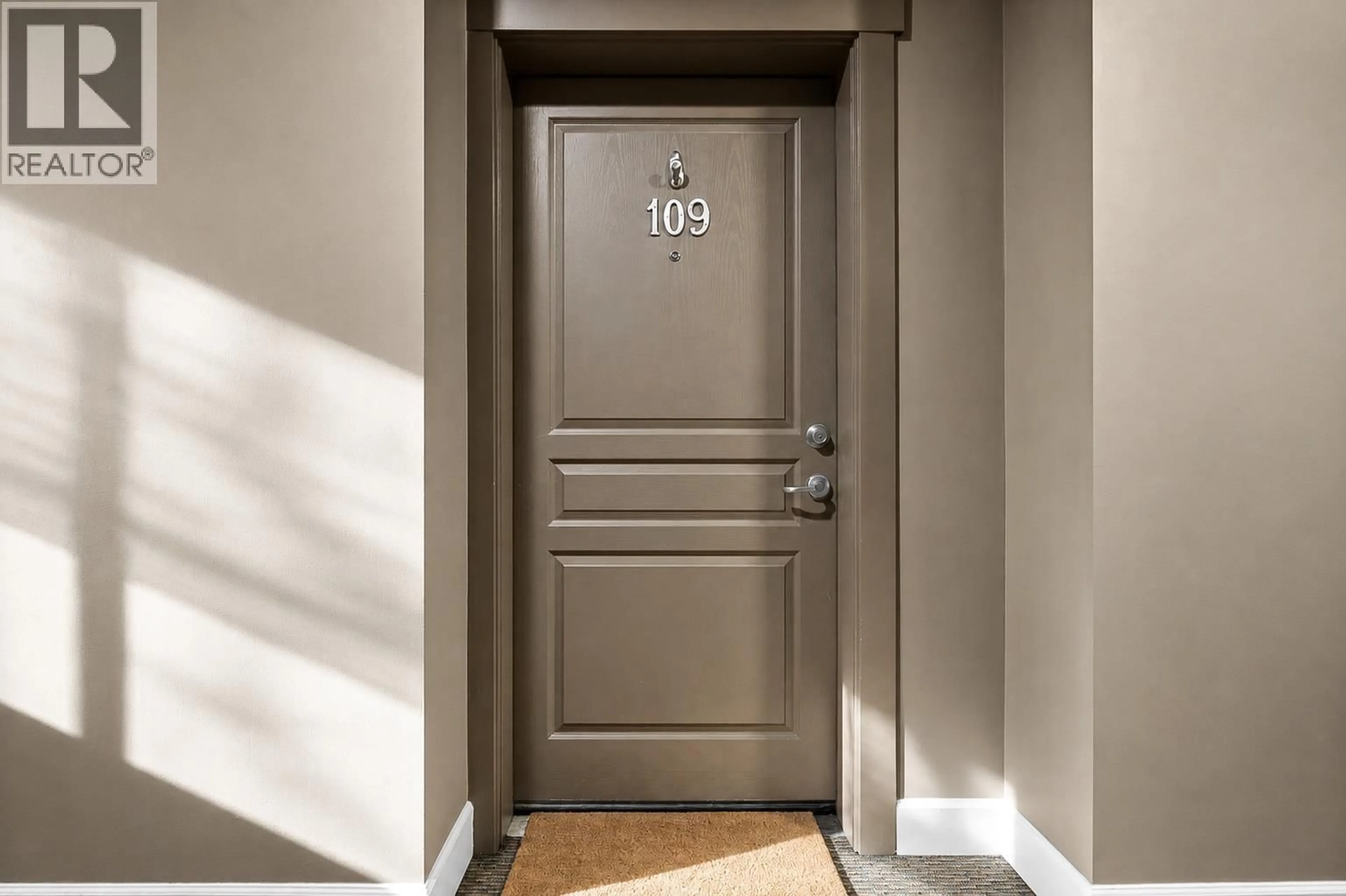 Indoor entryway for 109 - 12283 224 STREET, Maple Ridge British Columbia V2X8Z3