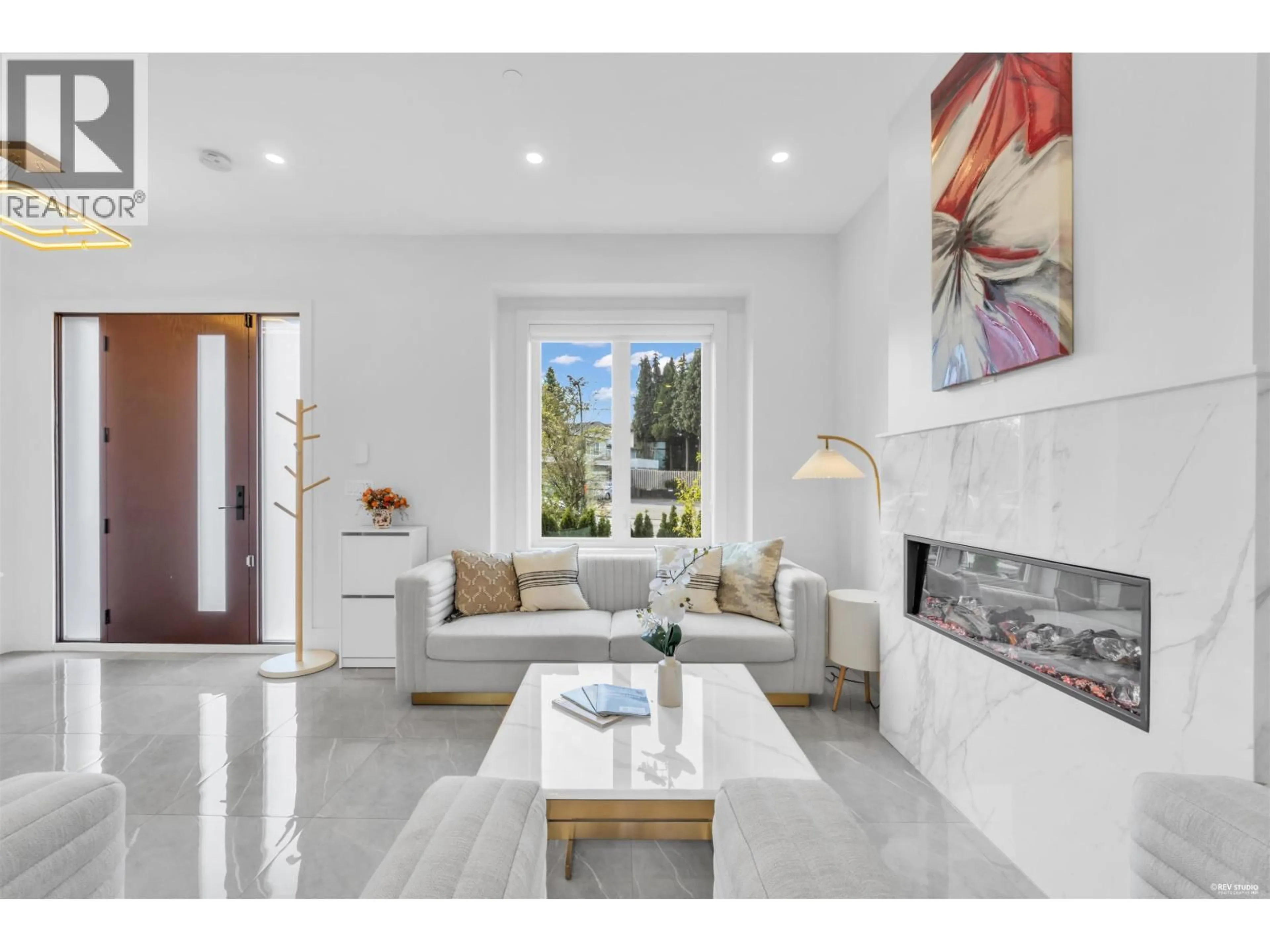 Living room with furniture, ceramic/tile floor for 3267 29TH AVENUE, Vancouver British Columbia V5R1W4