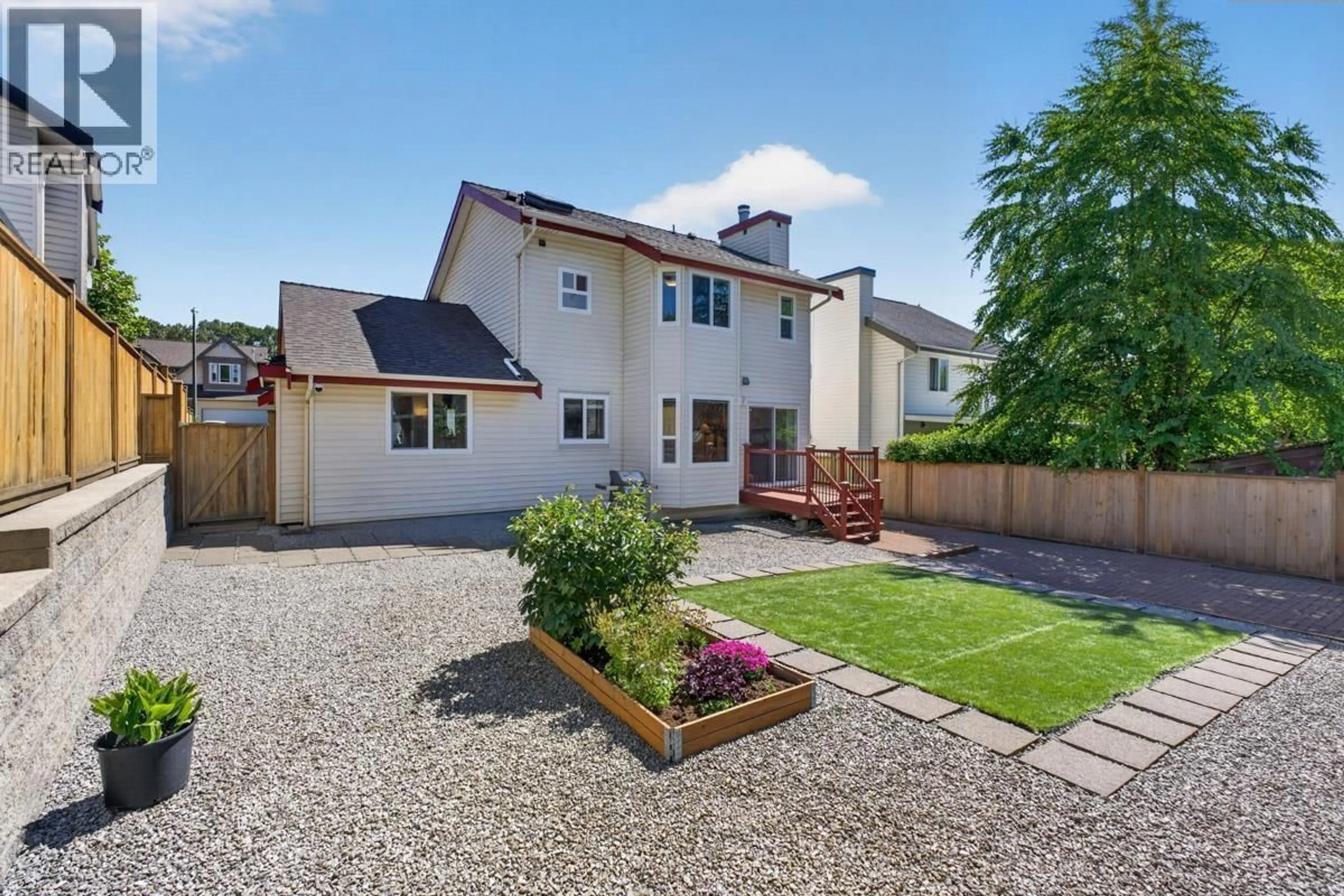 A pic from outside/outdoor area/front of a property/back of a property/a pic from drone, street for 290 SANTIAGO STREET, Coquitlam British Columbia V3K6R3