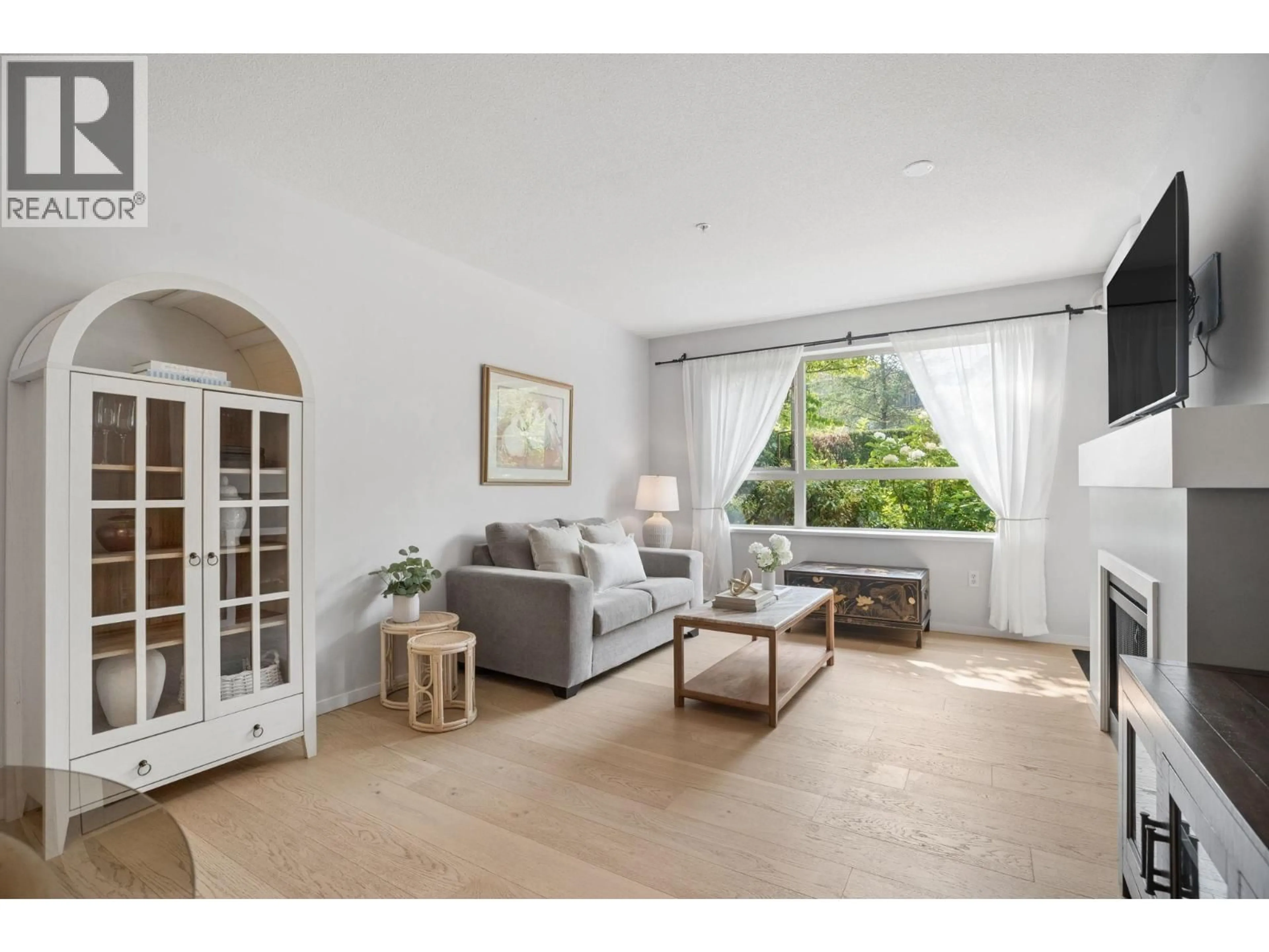 Living room with furniture, unknown for 109 - 600 KLAHANIE DRIVE, Port Moody British Columbia V3H5L2
