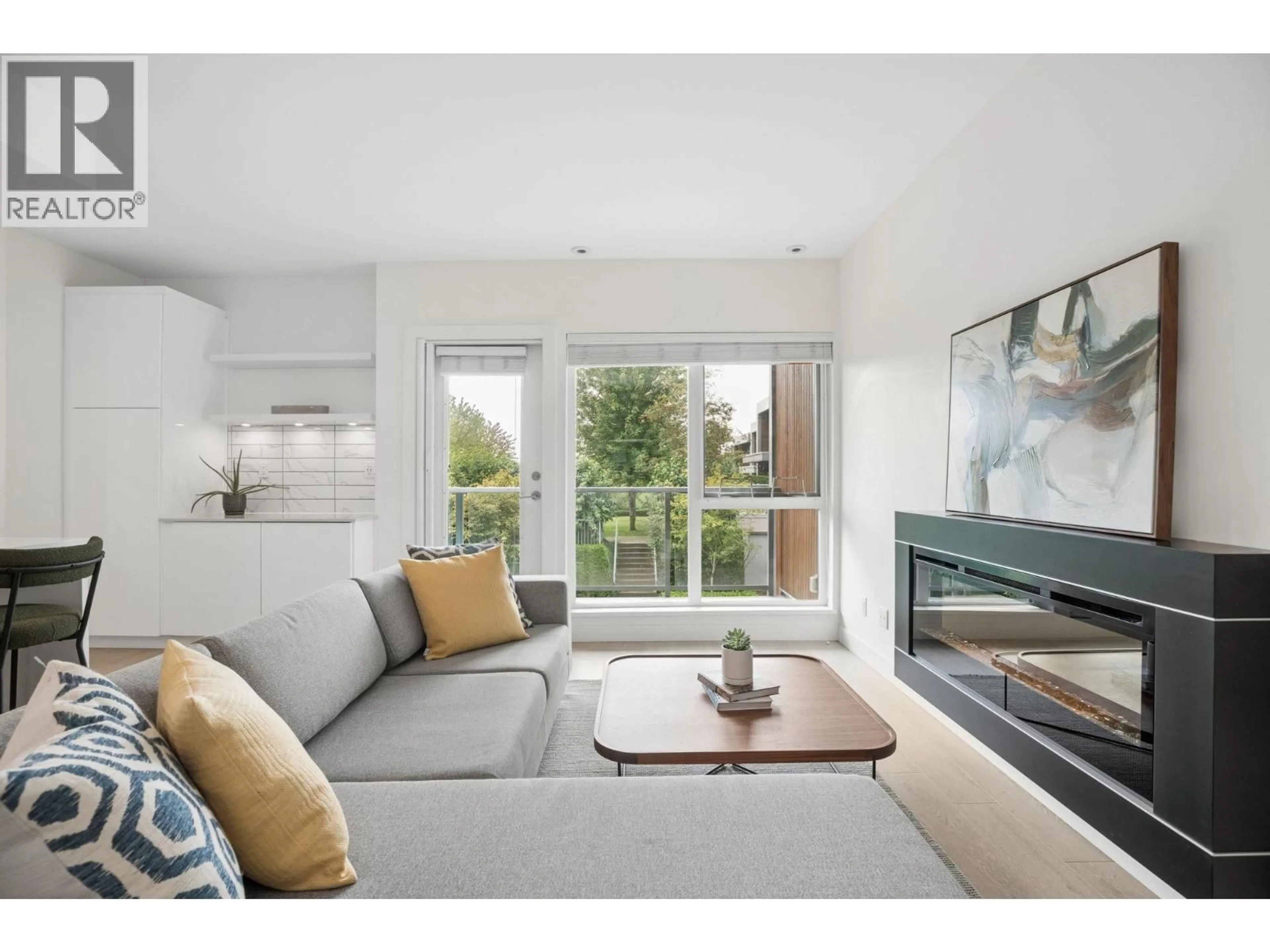 Living room with furniture, wood/laminate floor for 16 - 3596 SALAL DRIVE, North Vancouver British Columbia V7G0A9