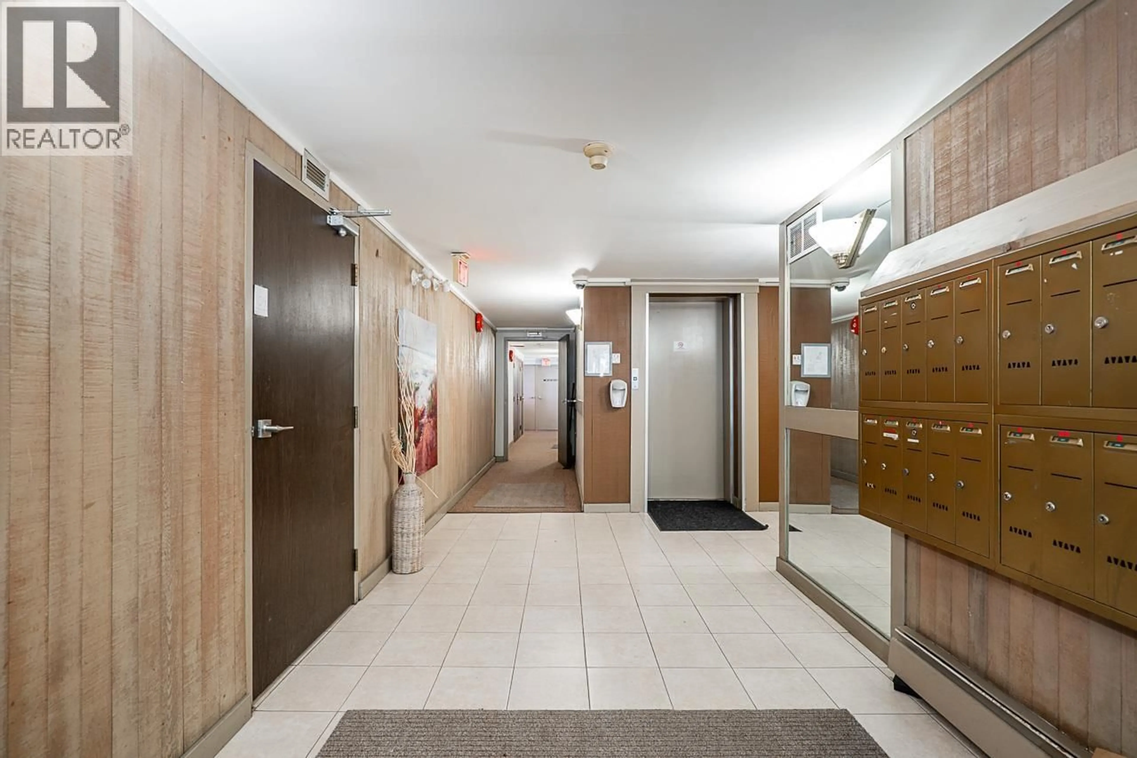 Indoor foyer for 203 - 1169 NELSON STREET, Vancouver British Columbia V6E1J3