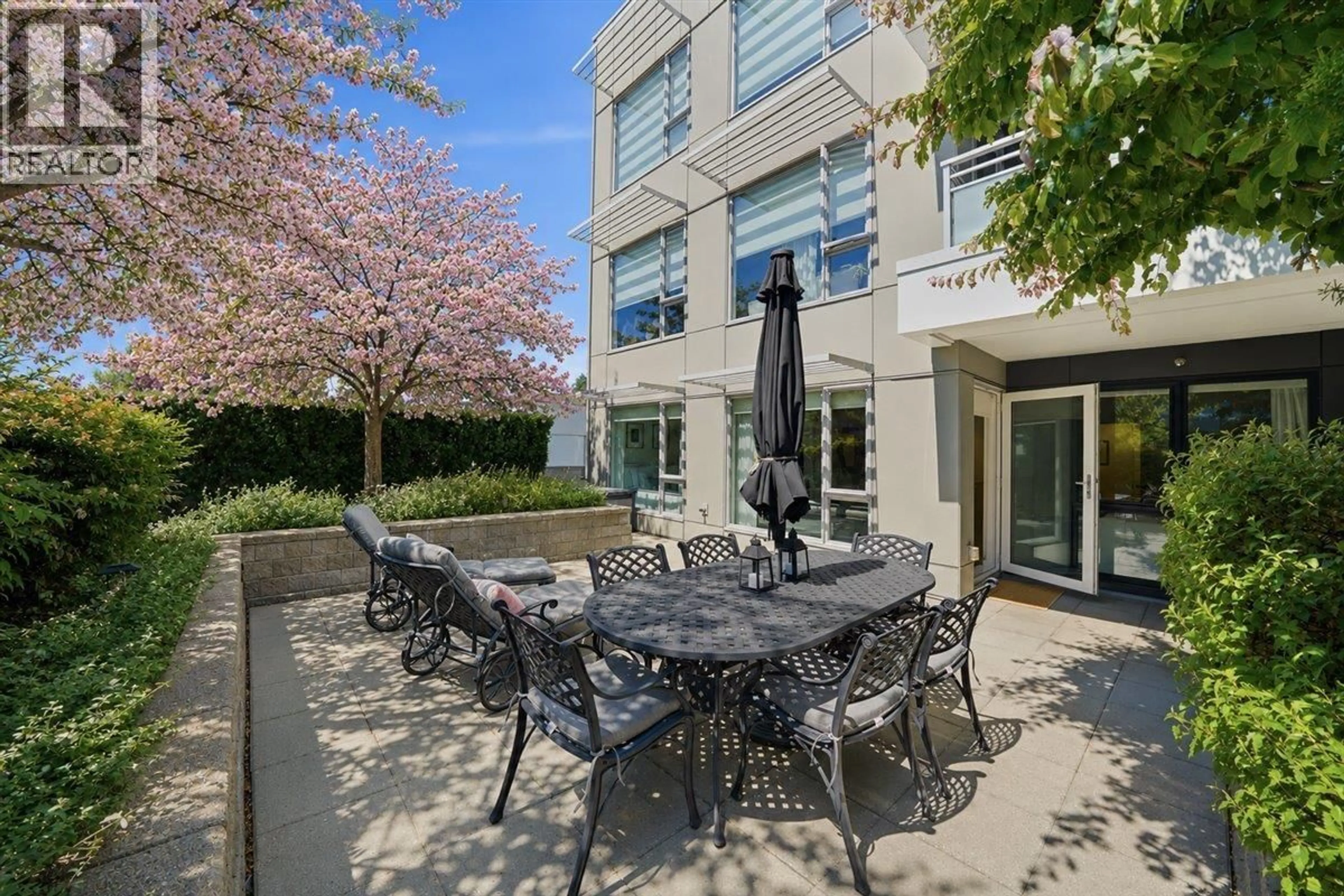 Patio, street for 207 - 1061 MARINE DRIVE, North Vancouver British Columbia V7P1S6