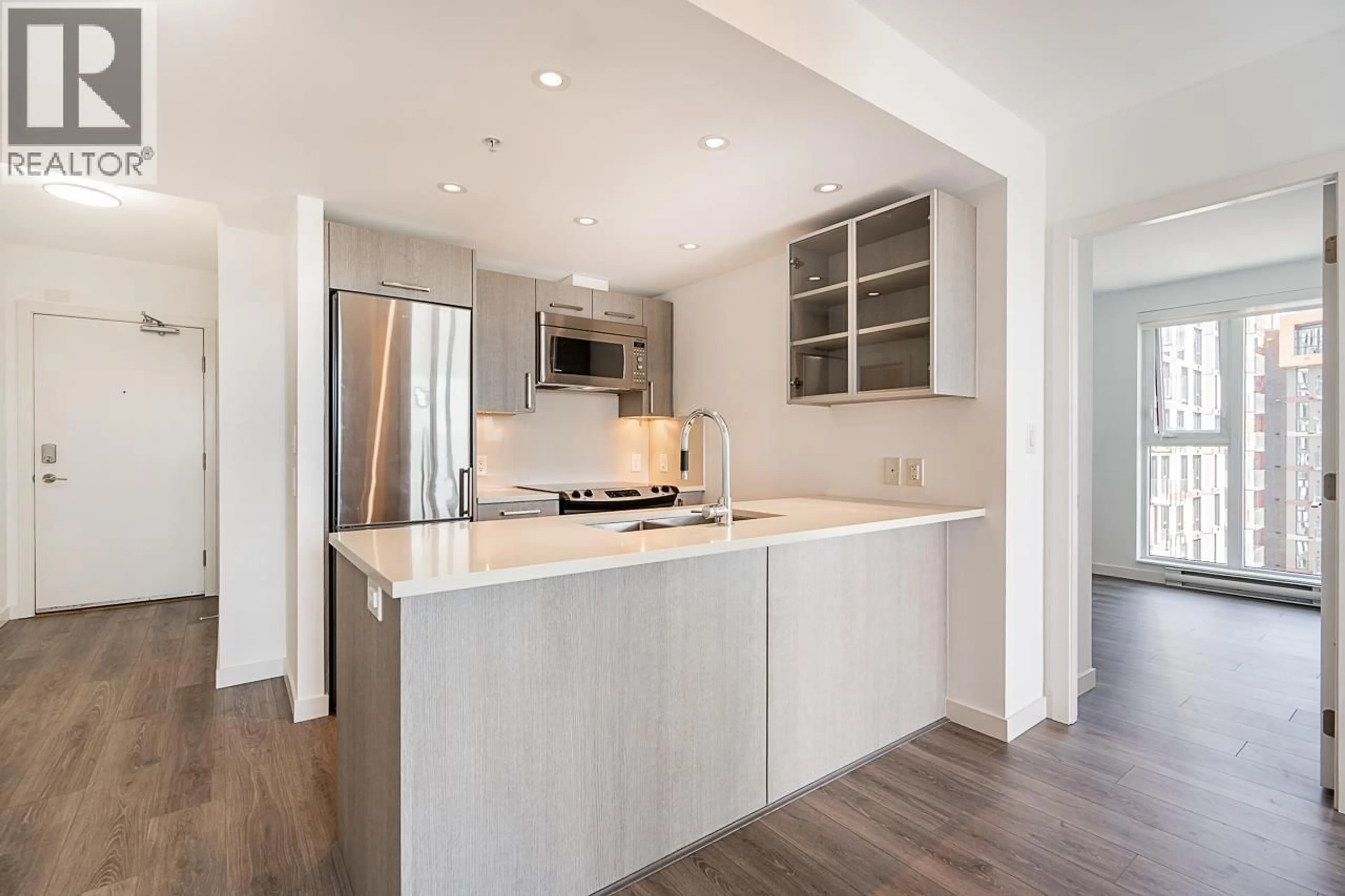 Open concept kitchen, unknown for 1006 - 983 HASTINGS STREET, Vancouver British Columbia V6A0G9