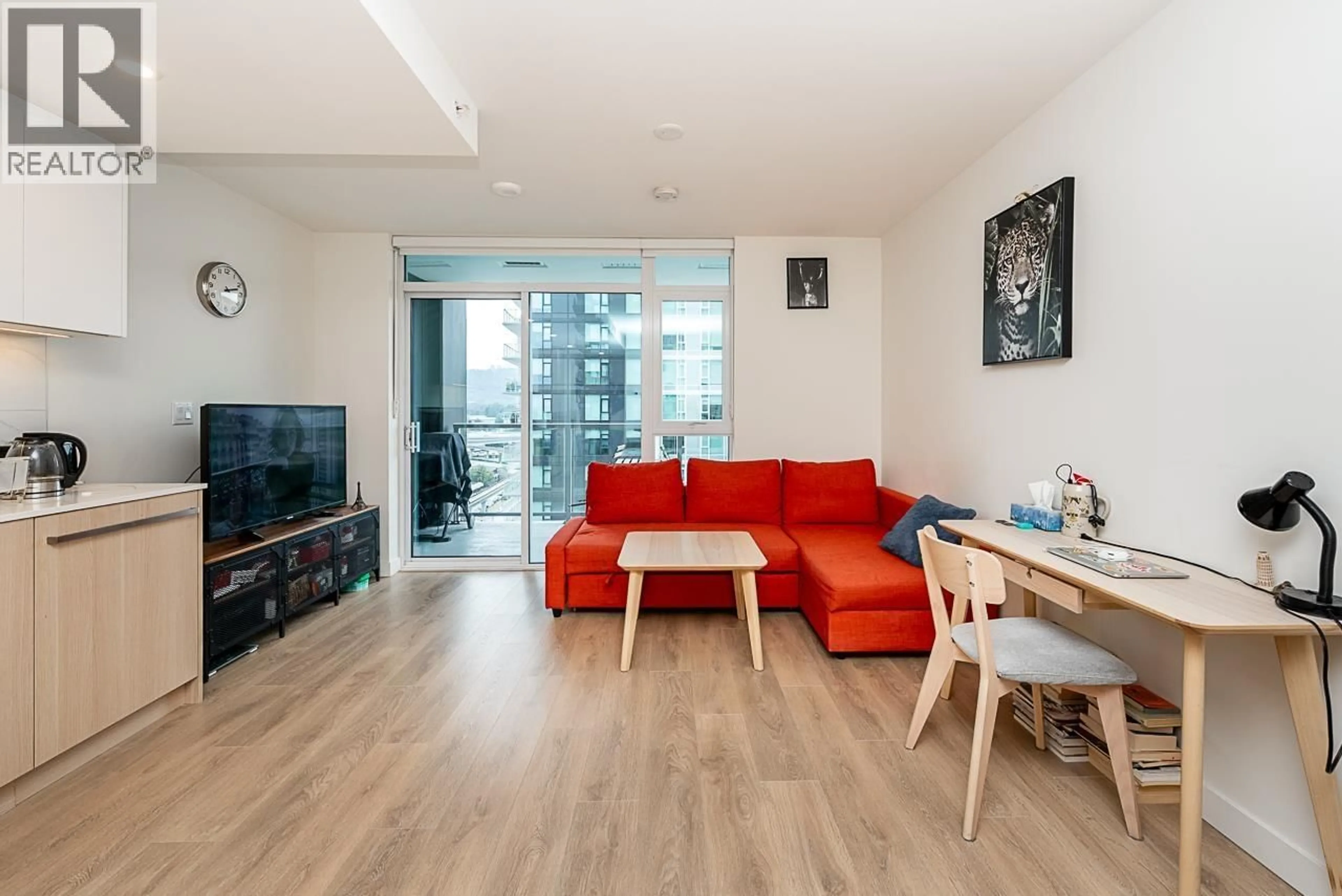 Living room with furniture, unknown for 1705 - 308 ALDERSON AVENUE, Coquitlam British Columbia V3K0J2