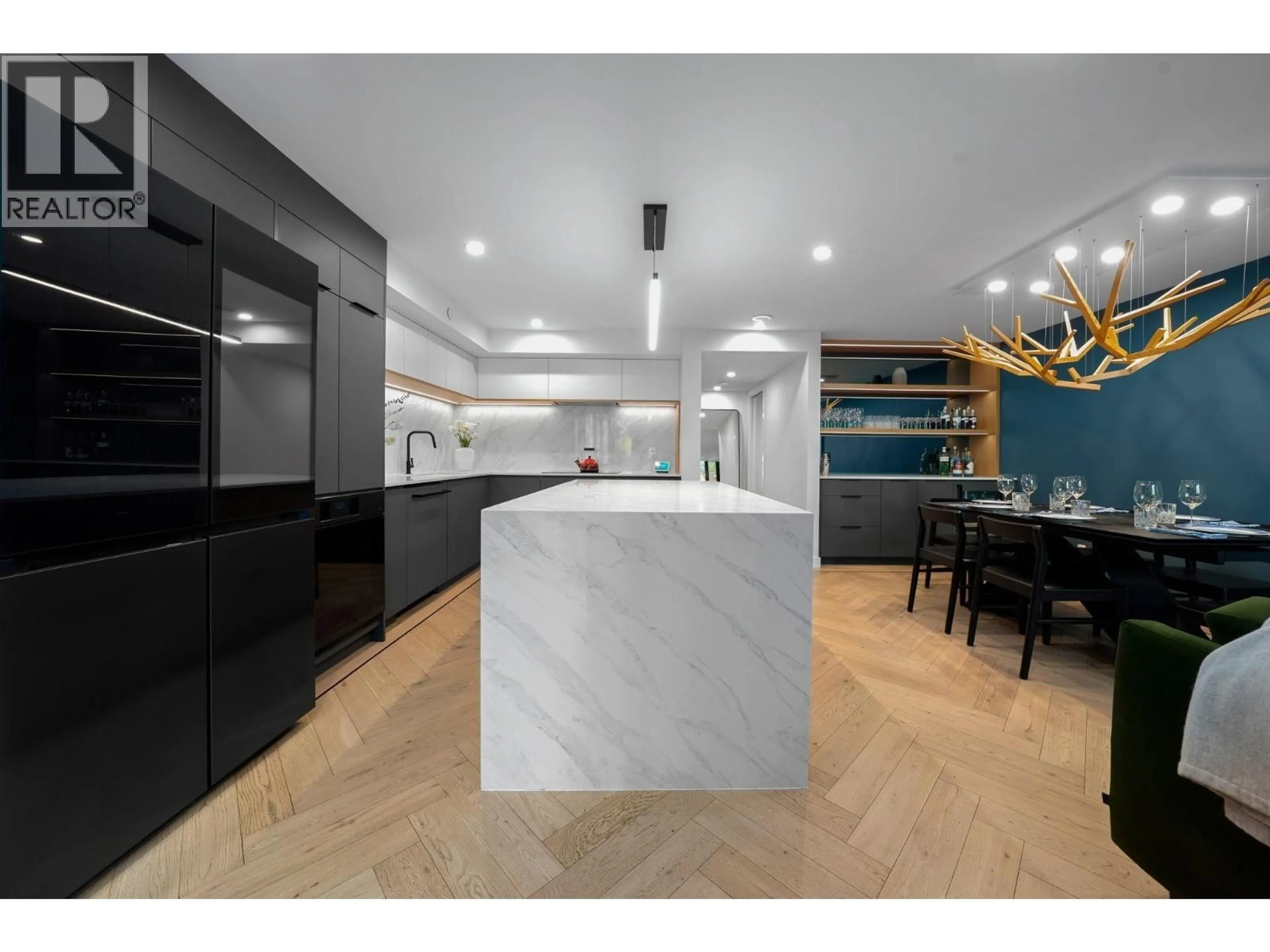 Open concept kitchen, ceramic/tile floor for 918 HOMER STREET, Vancouver British Columbia V6B1T7