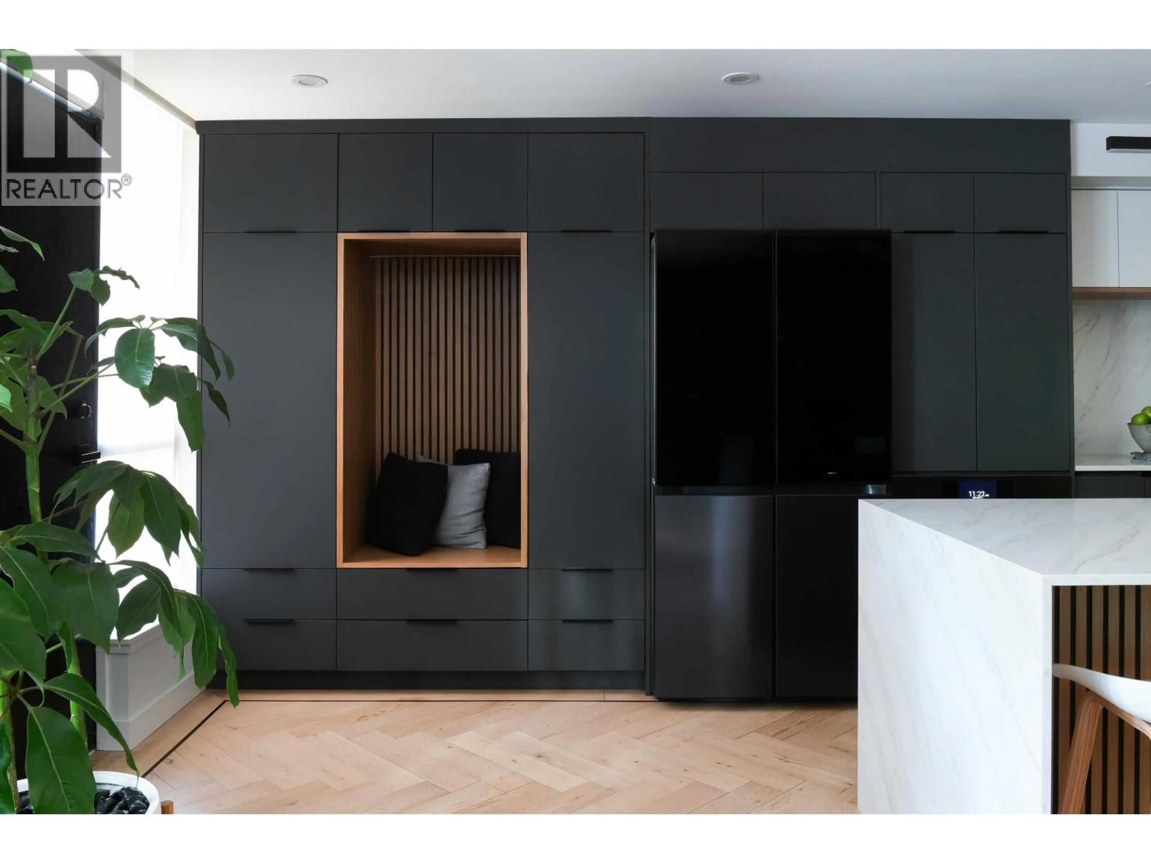 Indoor entryway for 918 HOMER STREET, Vancouver British Columbia V6B1T7