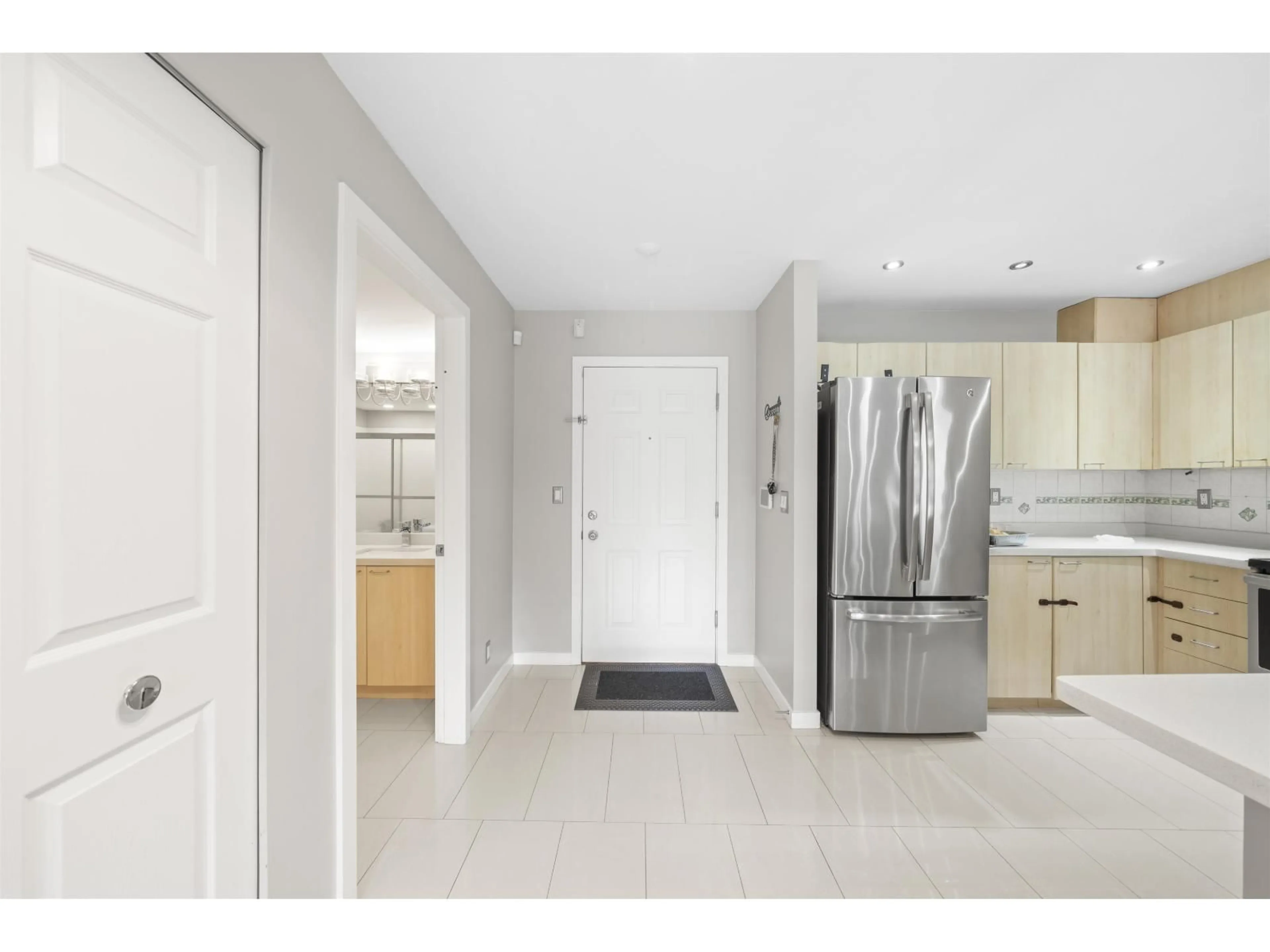 Unknown for 207 - 12083 92A AVENUE, Surrey British Columbia V3V8C8