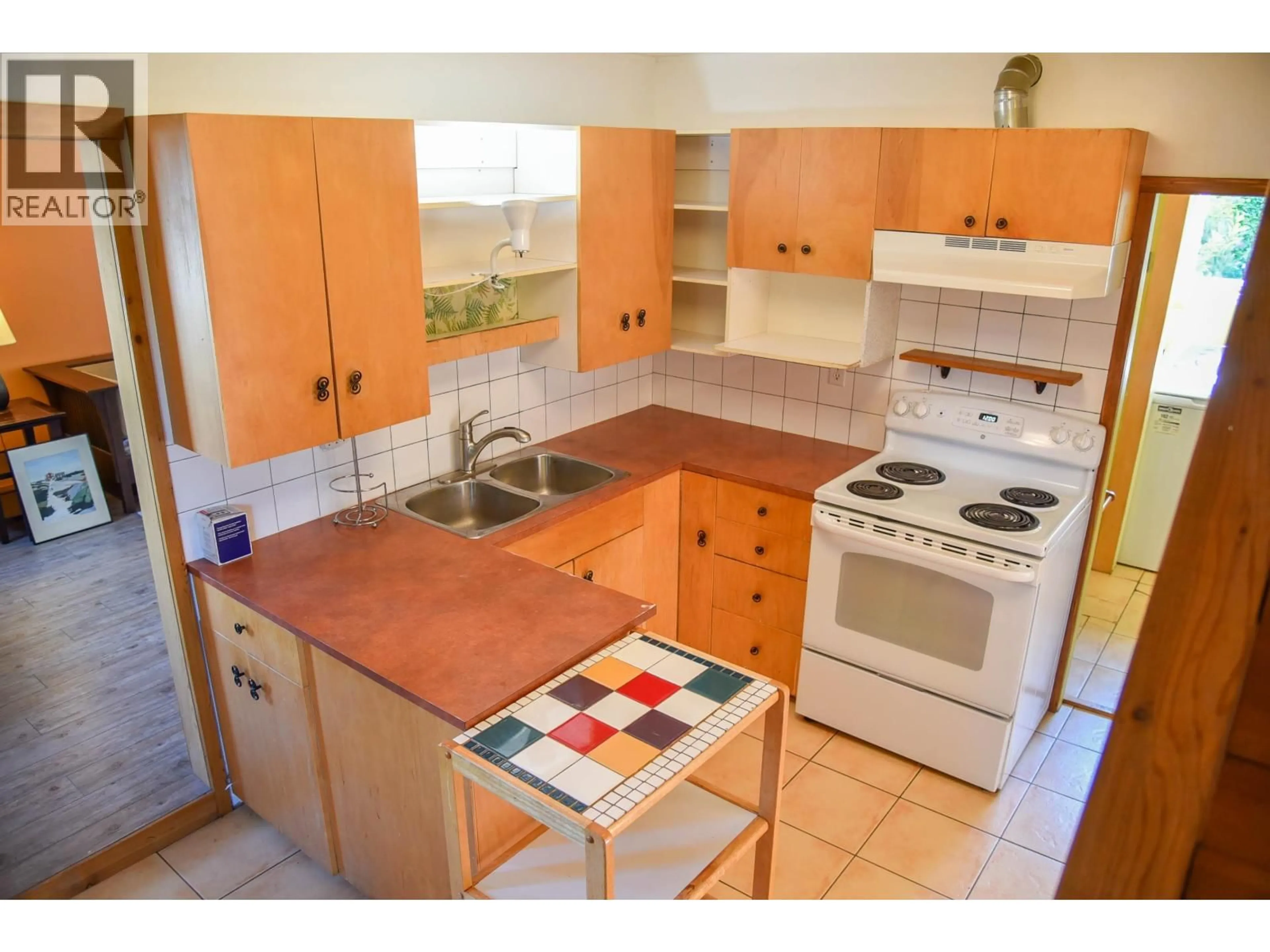Standard kitchen, ceramic/tile floor for 2502 KENNEY STREET, Terrace British Columbia V8G3E3