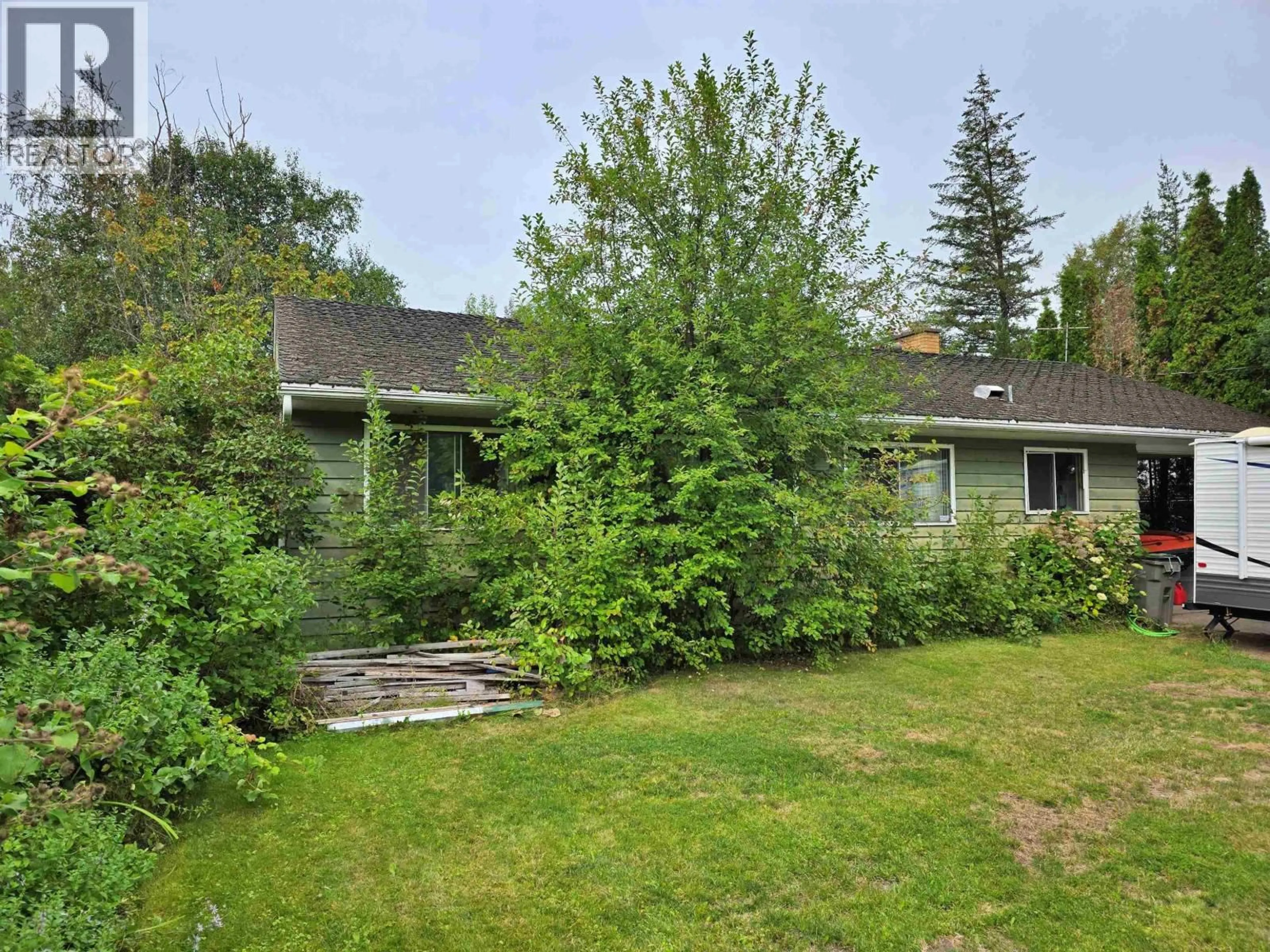 A pic from outside/outdoor area/front of a property/back of a property/a pic from drone, unknown for 787 WALKEM STREET, Quesnel British Columbia V2J2J8