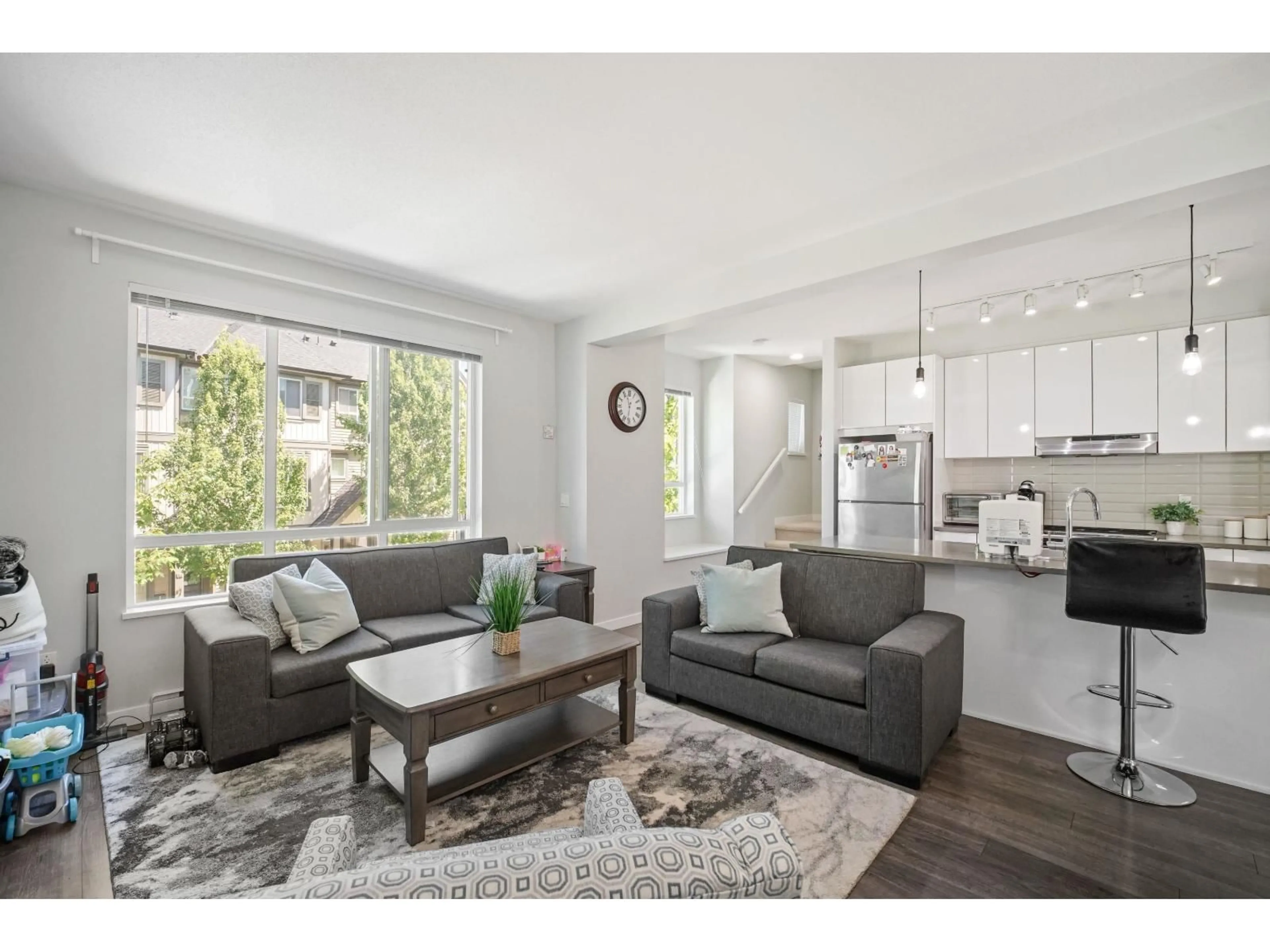 Living room with furniture, wood/laminate floor for 29 - 30930 WESTRIDGE PLACE, Abbotsford British Columbia V2T0H6