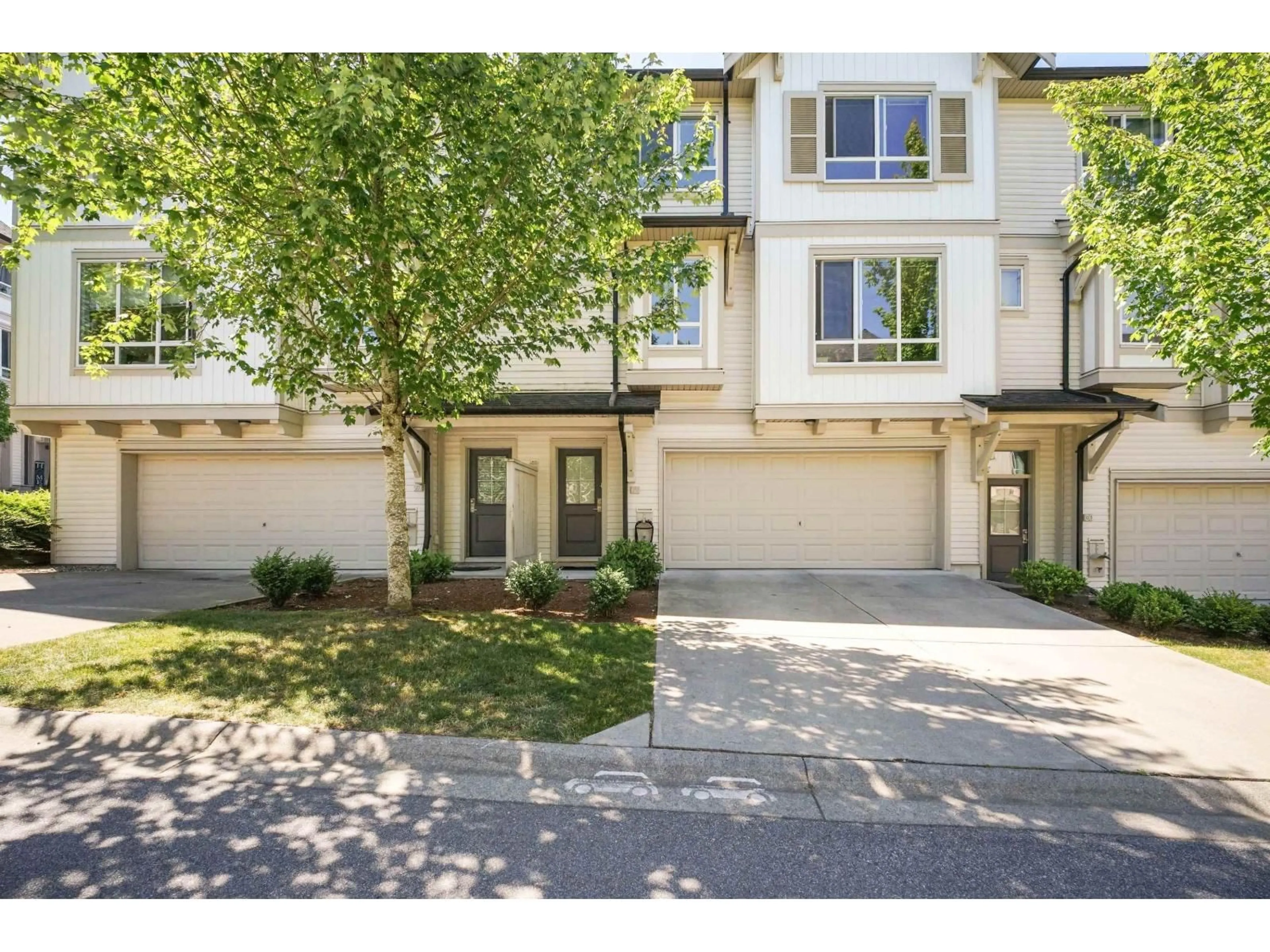 A pic from outside/outdoor area/front of a property/back of a property/a pic from drone, street for 29 - 30930 WESTRIDGE PLACE, Abbotsford British Columbia V2T0H6