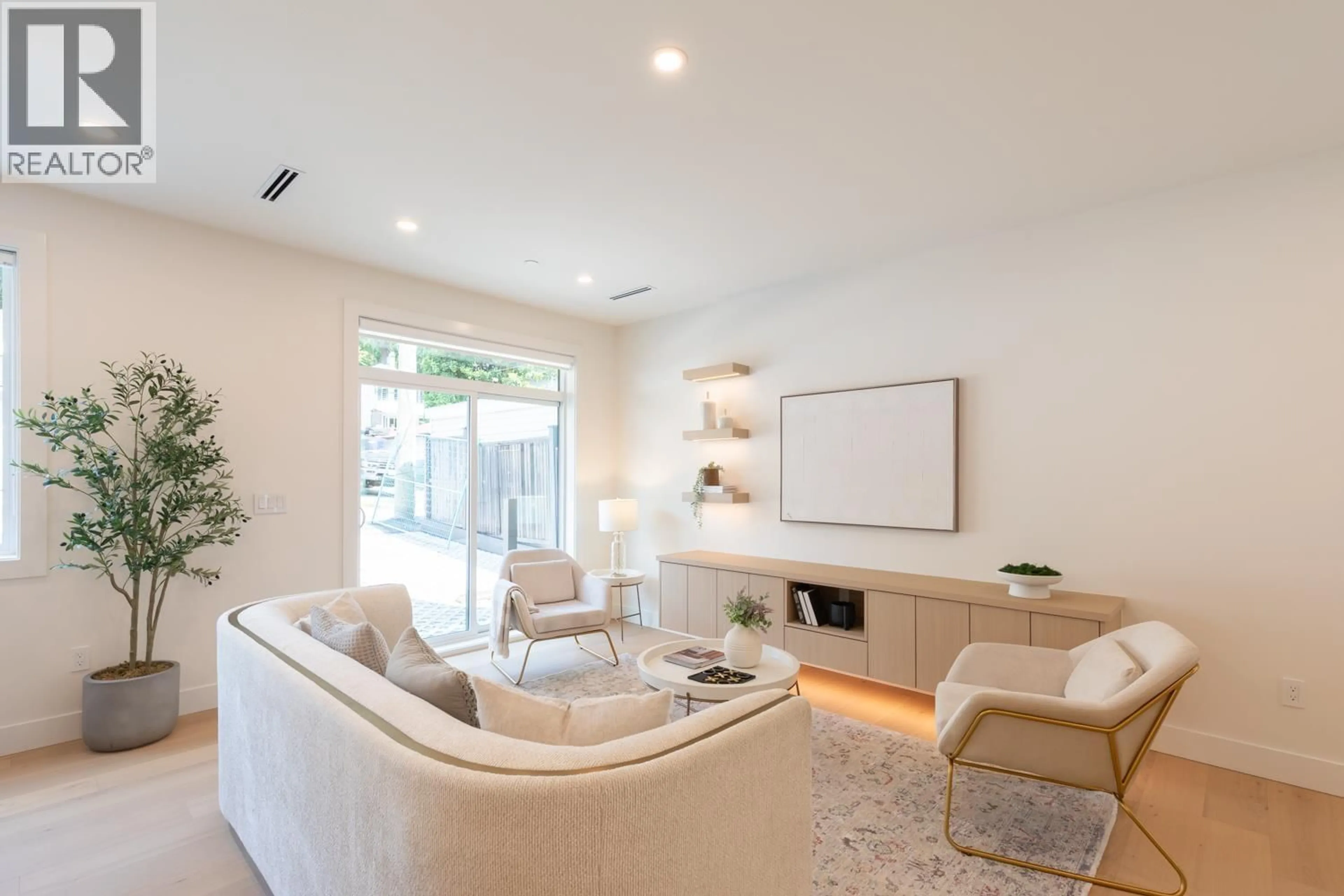 Living room with furniture, unknown for 4 - 3615 TURNER STREET, Vancouver British Columbia V5K2J2