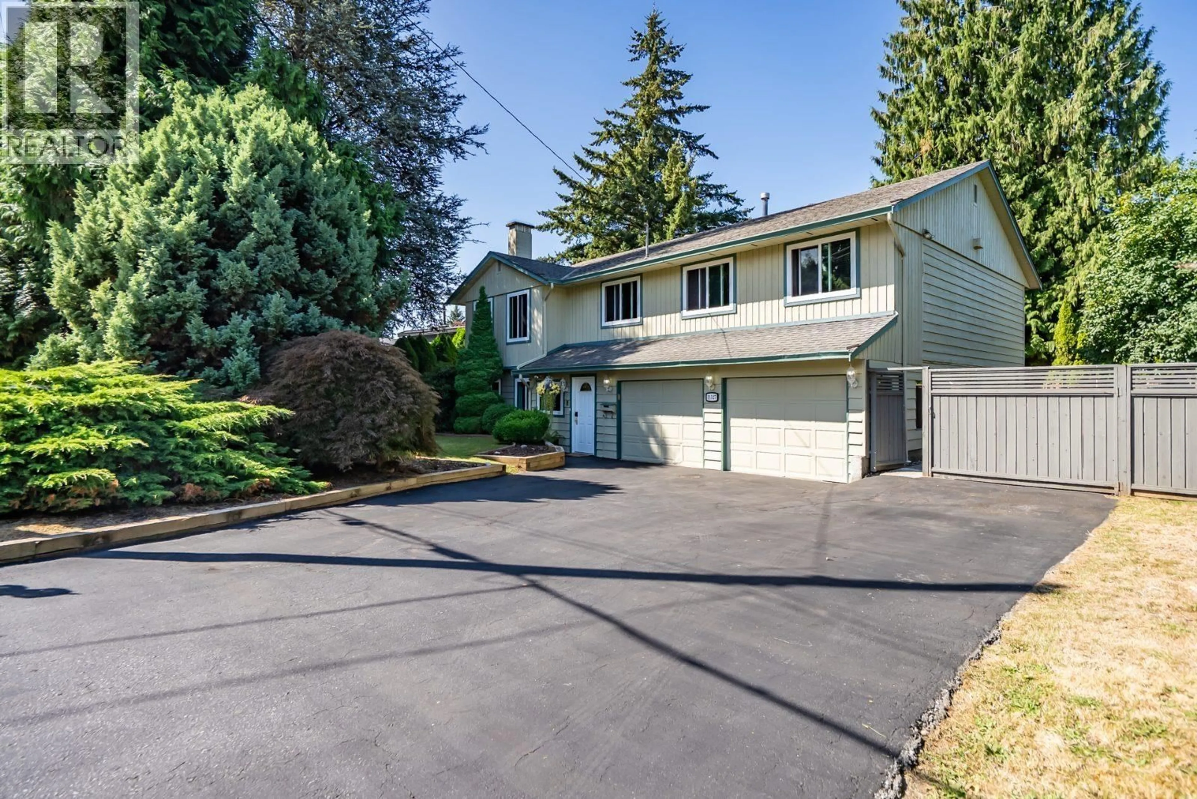 Home with vinyl exterior material, street for 11527 FRASERVIEW STREET, Maple Ridge British Columbia V2X4Y8