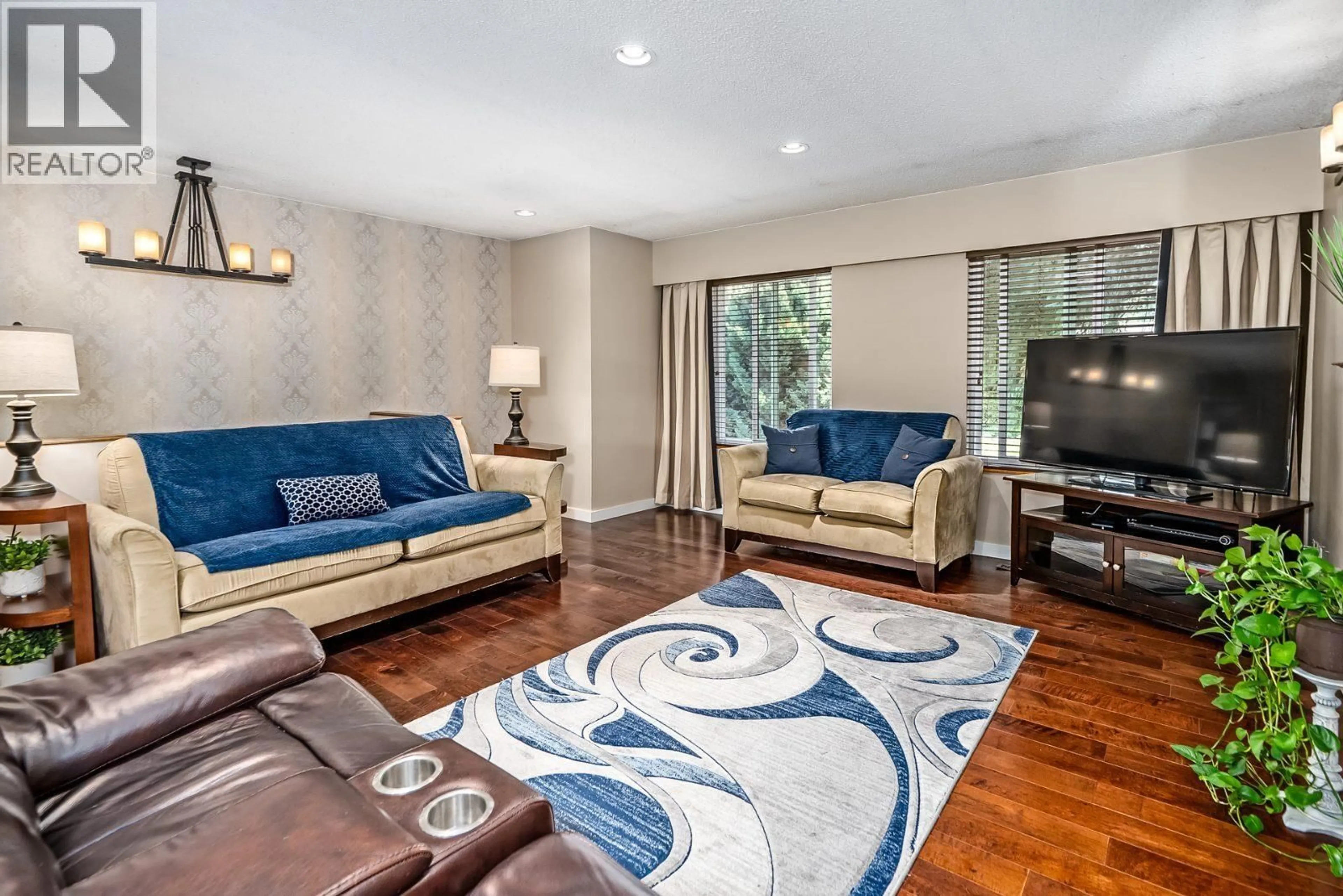 Living room with furniture, unknown for 11527 FRASERVIEW STREET, Maple Ridge British Columbia V2X4Y8