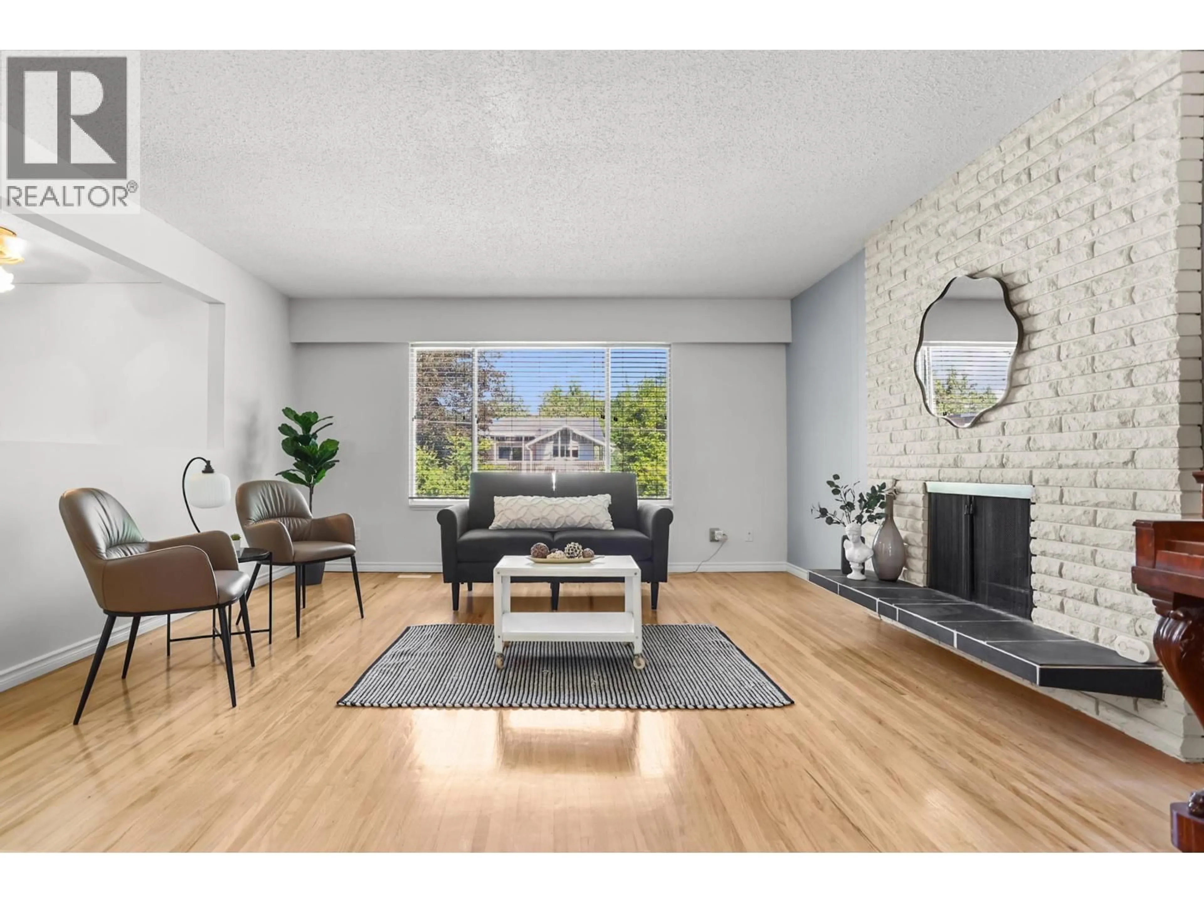 Living room with furniture, unknown for 11663 MORRIS STREET, Maple Ridge British Columbia V2X5C5