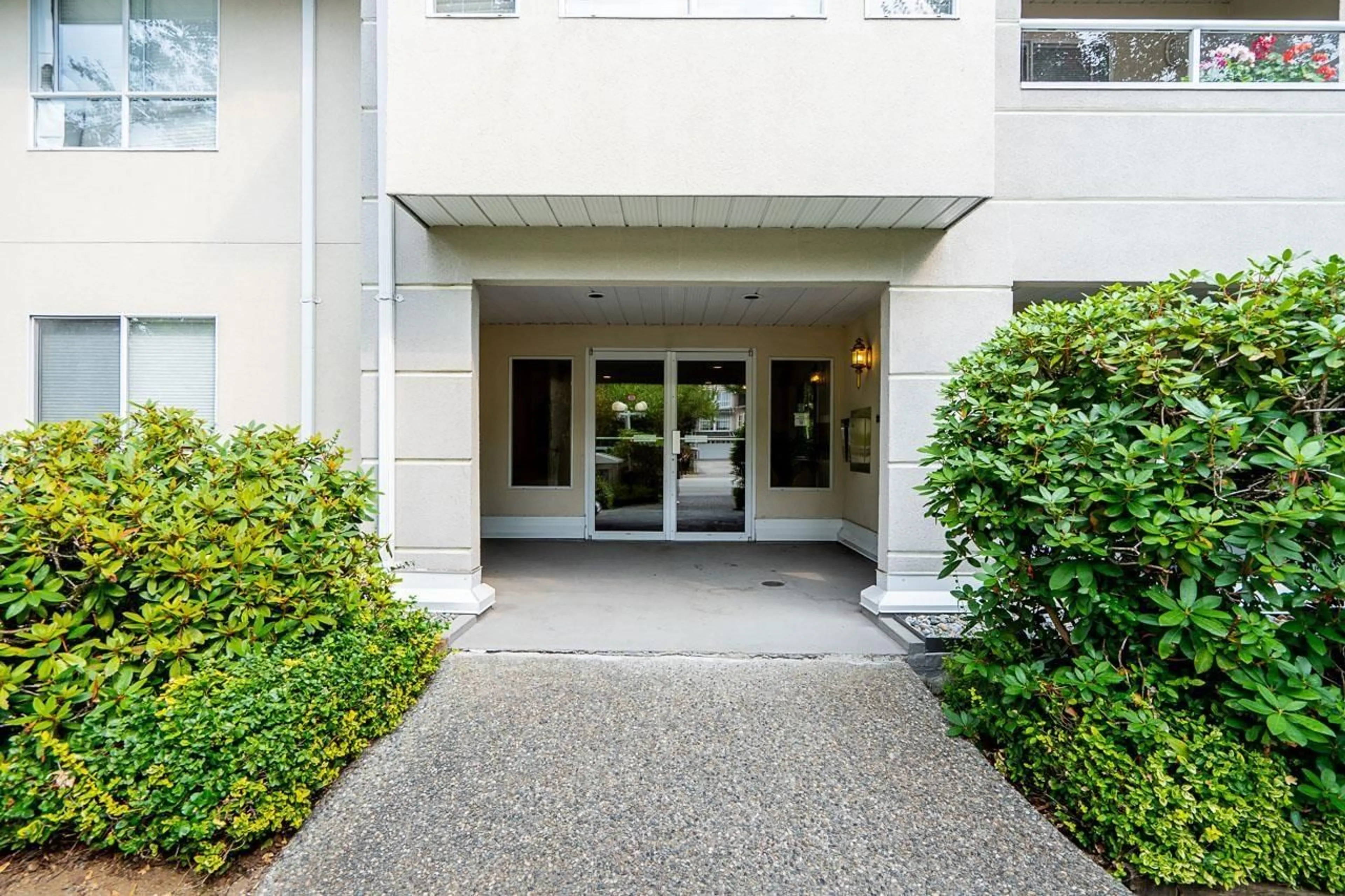 Indoor foyer for 307 - 6440 197 STREET, Langley British Columbia V2Y1H9