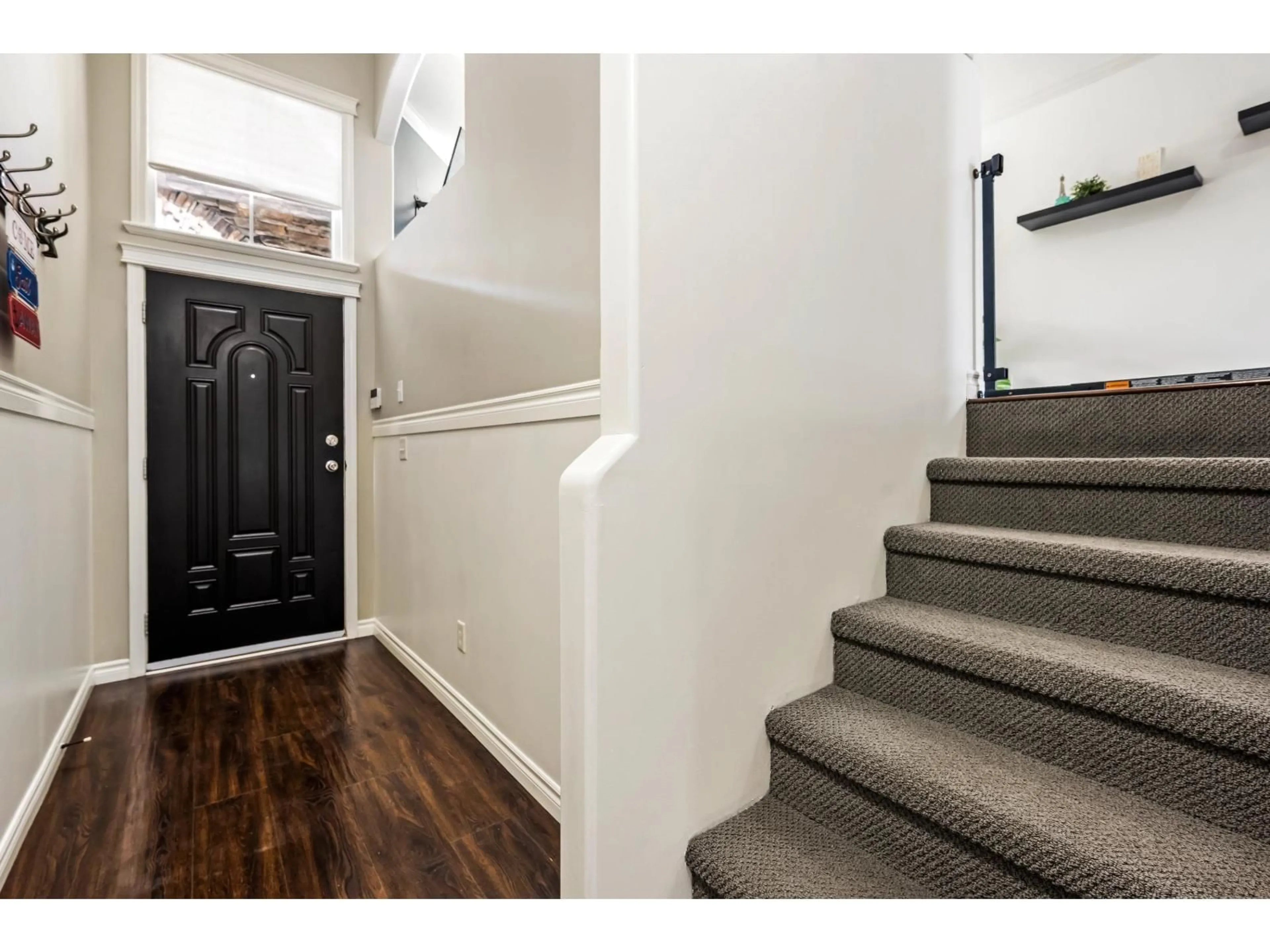 Indoor entryway for 74 - 8881 WALTERS STREET, Chilliwack British Columbia V2P8E9