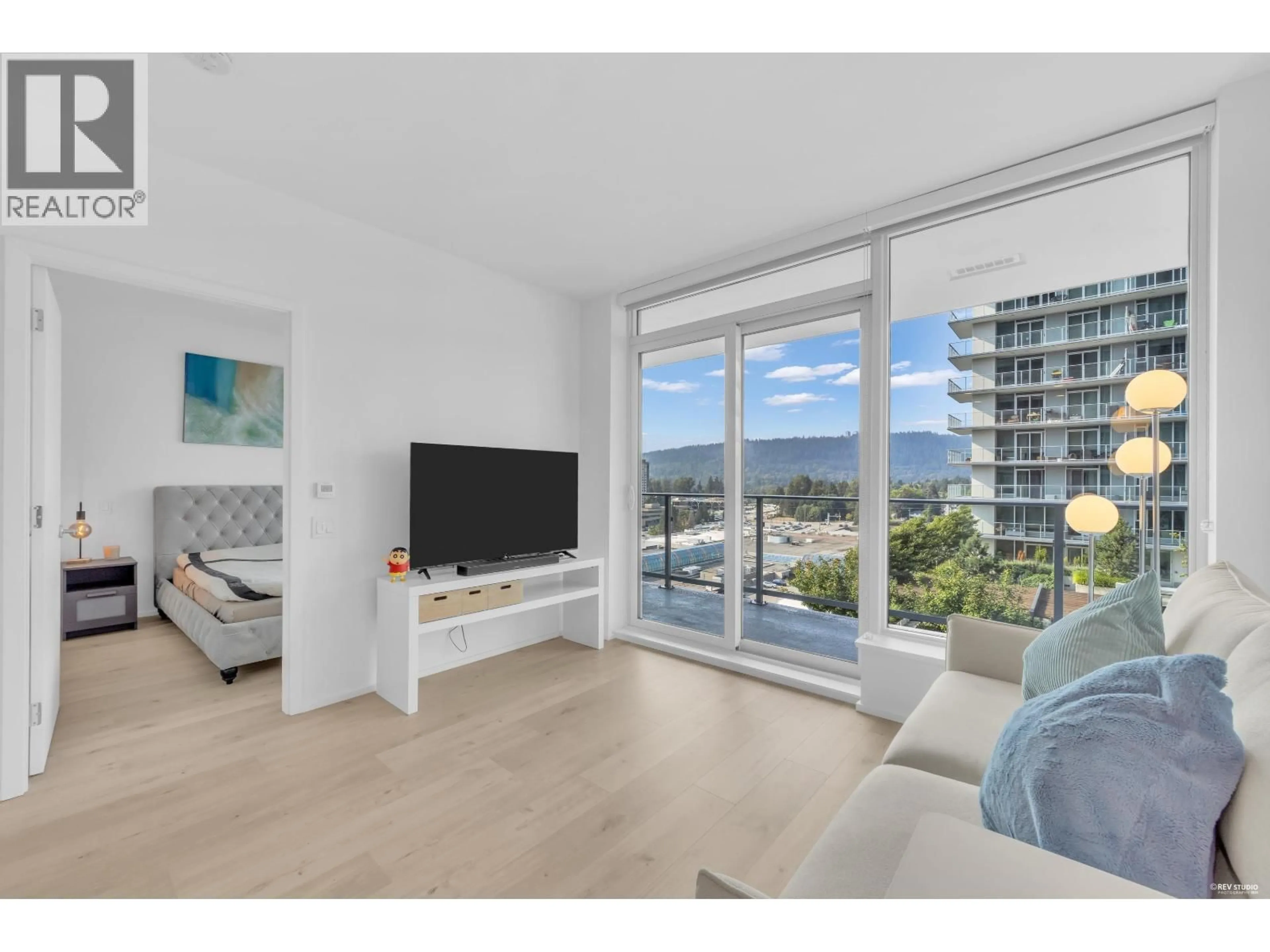 Living room with furniture, unknown for 911 - 3833 EVERGREEN PLACE, Burnaby British Columbia V3J0M2
