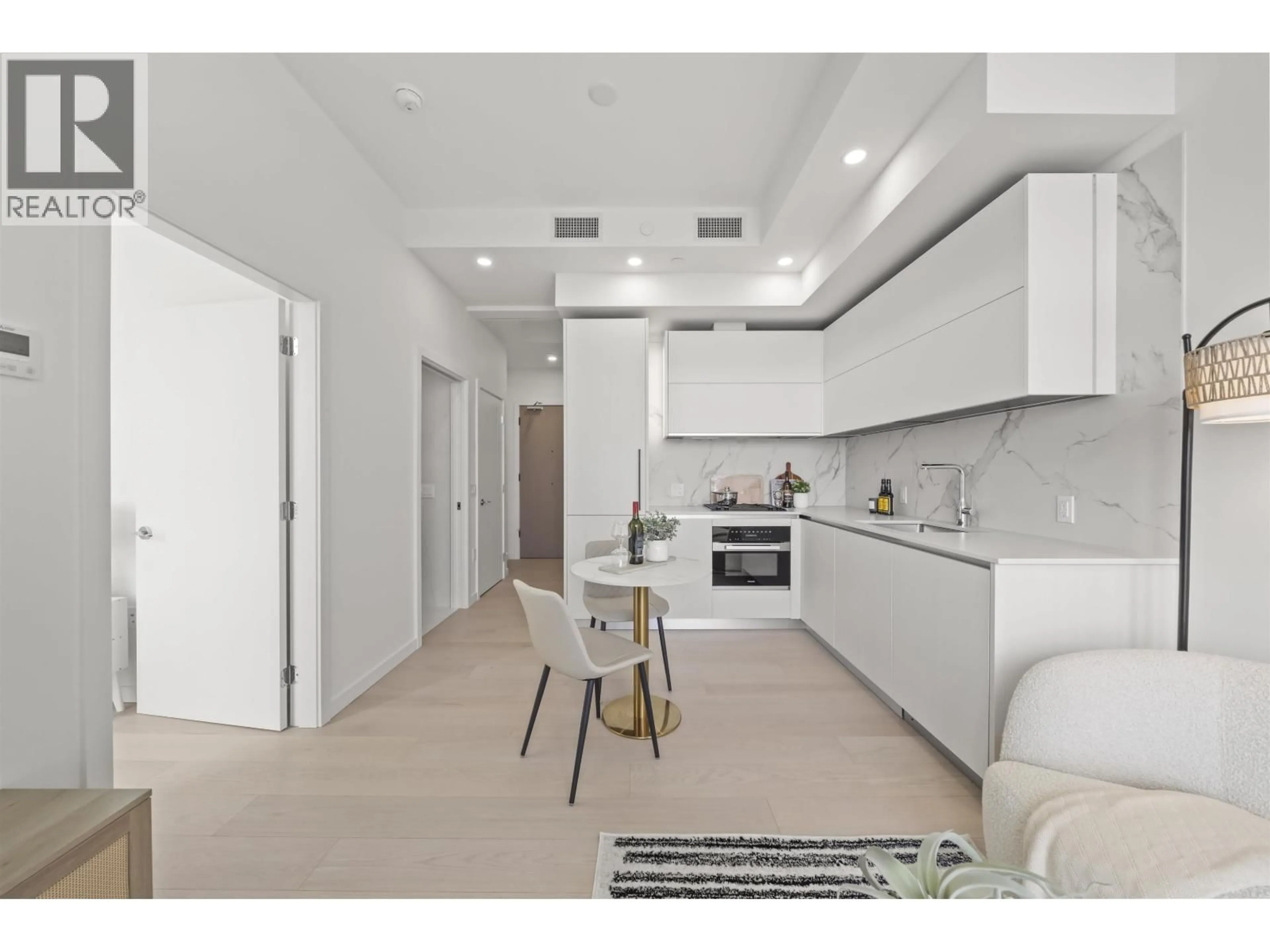 Open concept kitchen, ceramic/tile floor for 1004 - 8415 GRANVILLE STREET, Vancouver British Columbia V6P0M2