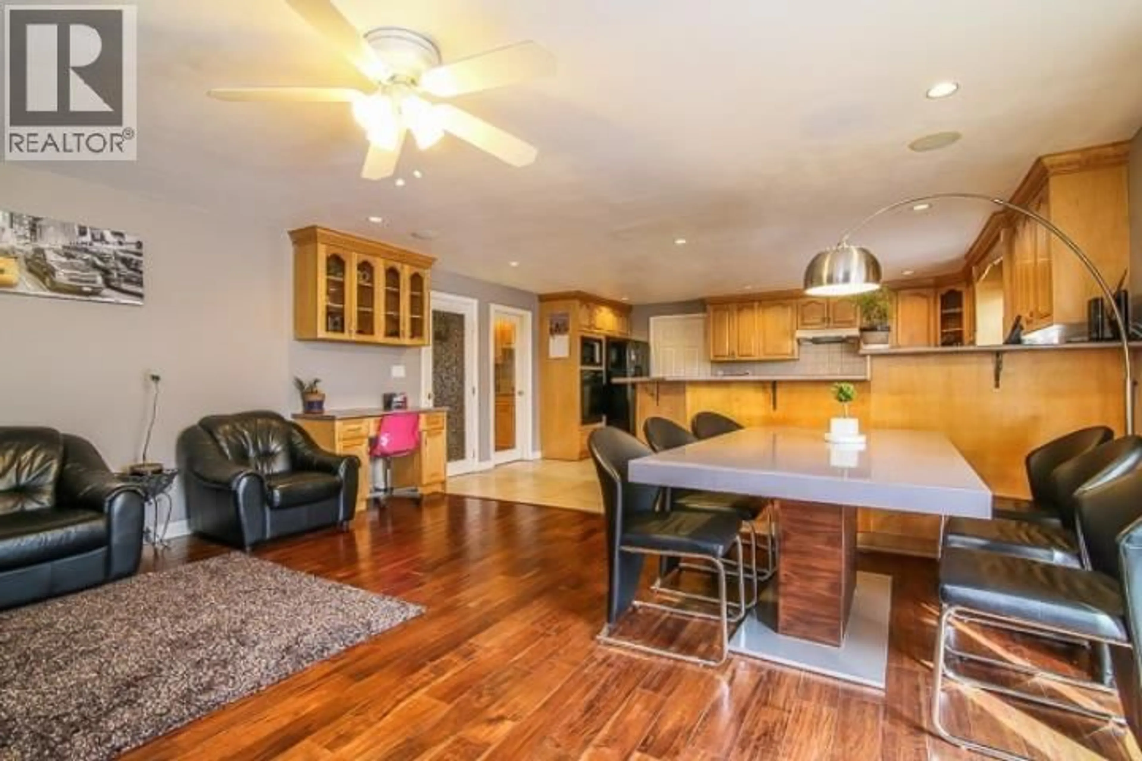 Open concept kitchen, wood/laminate floor for 8820 NO. 4 ROAD, Richmond British Columbia V6Y2T6