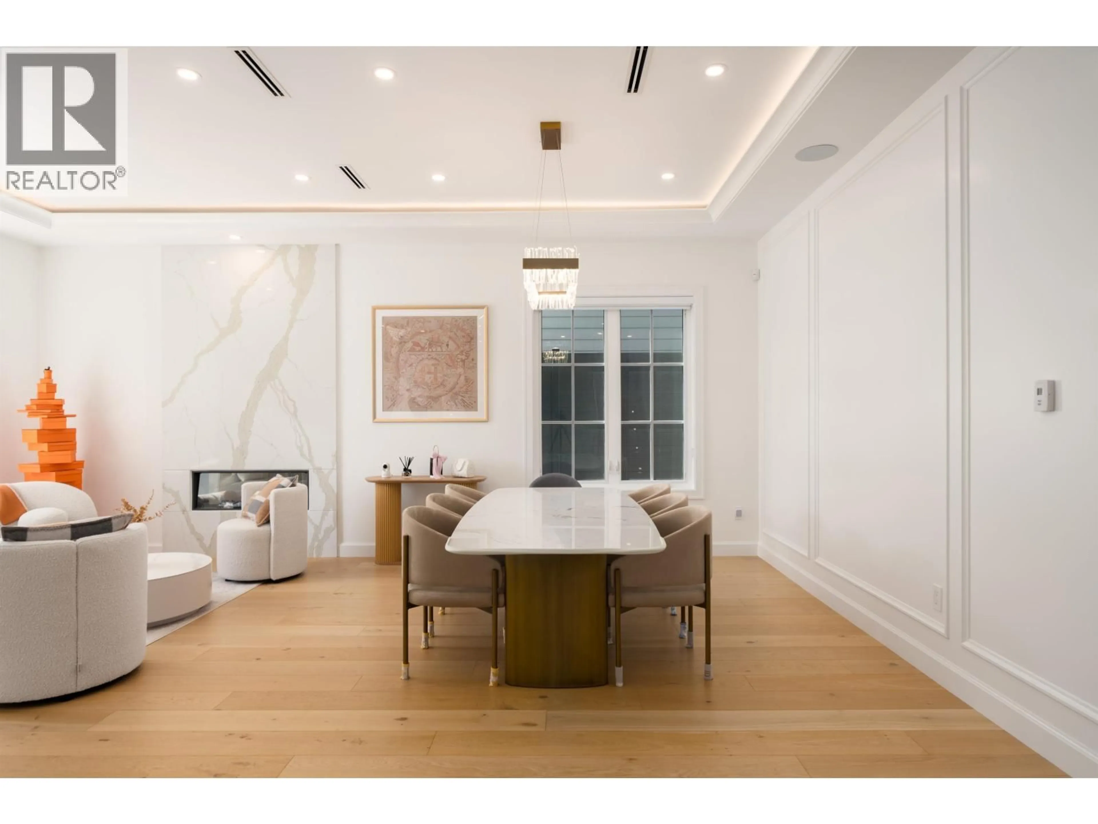 Dining room, unknown for 6549 PORTLAND STREET, Burnaby British Columbia V5E1A1
