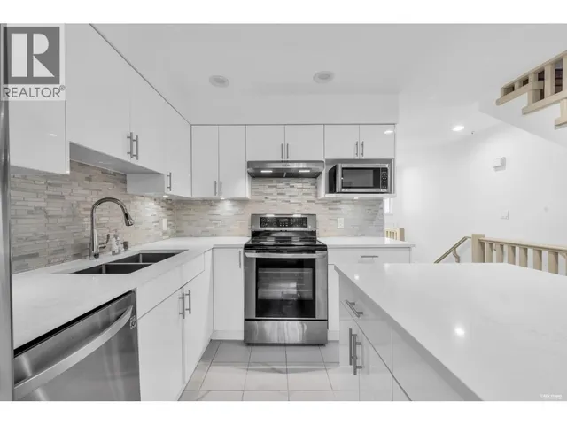 3396 COBBLESTONE AVENUE, Vancouver 3