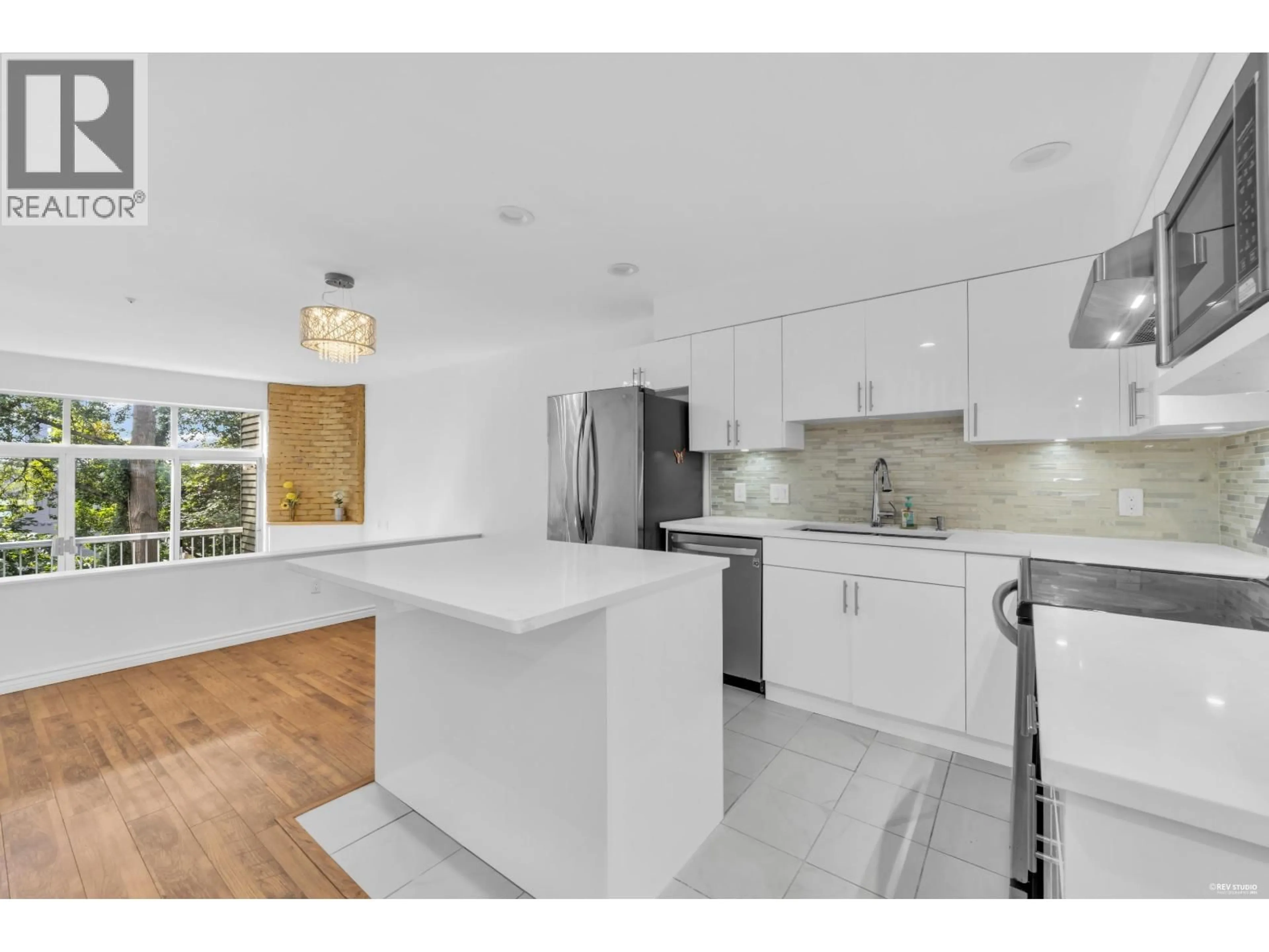 Open concept kitchen, ceramic/tile floor for 3396 COBBLESTONE AVENUE, Vancouver British Columbia V5S4S4