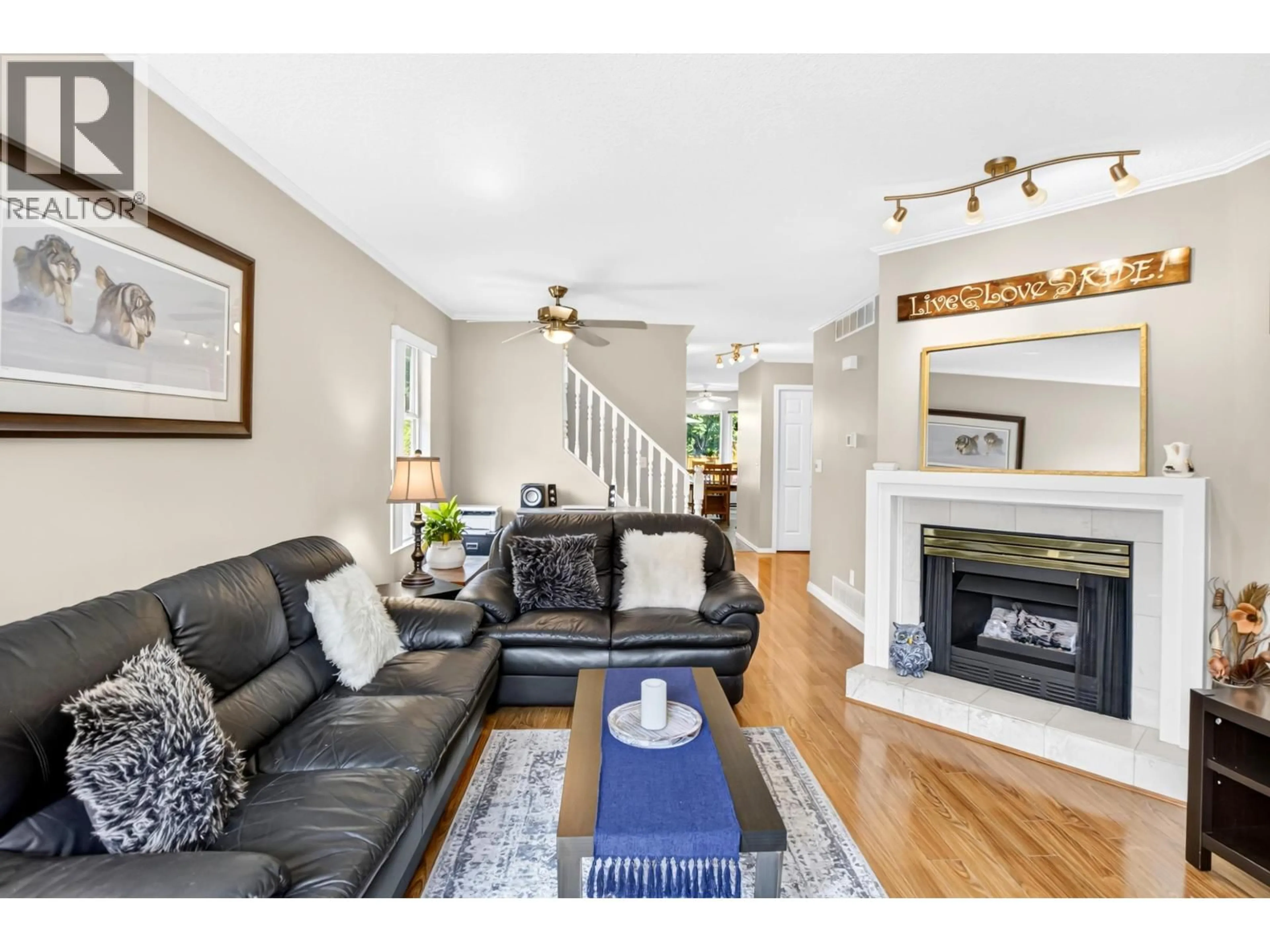 Living room with furniture, wood/laminate floor for 33 - 22900 126 AVENUE, Maple Ridge British Columbia V2X0W9