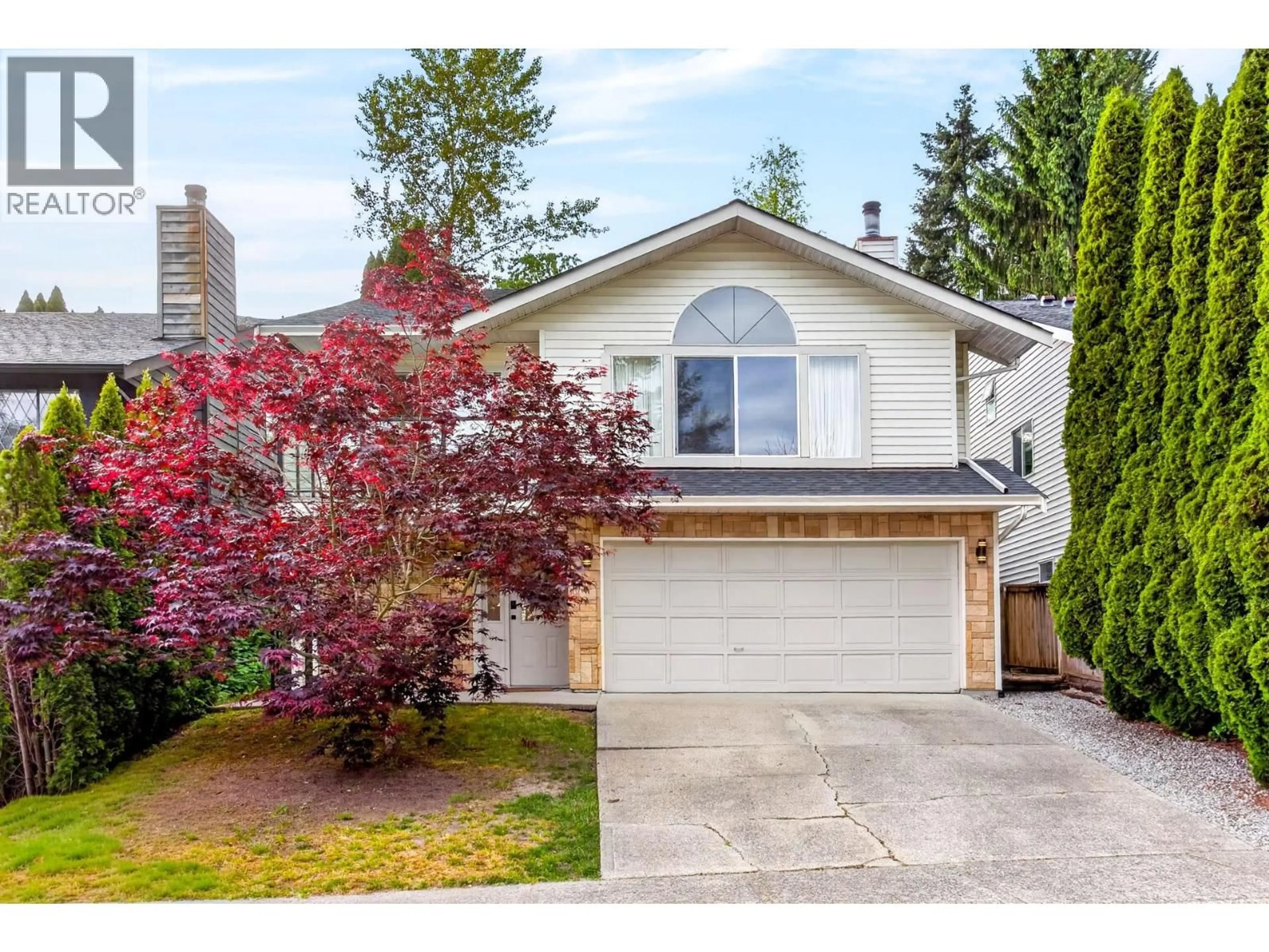 Home with vinyl exterior material, street for 22525 BRICKWOOD CLOSE, Maple Ridge British Columbia V2X9J5