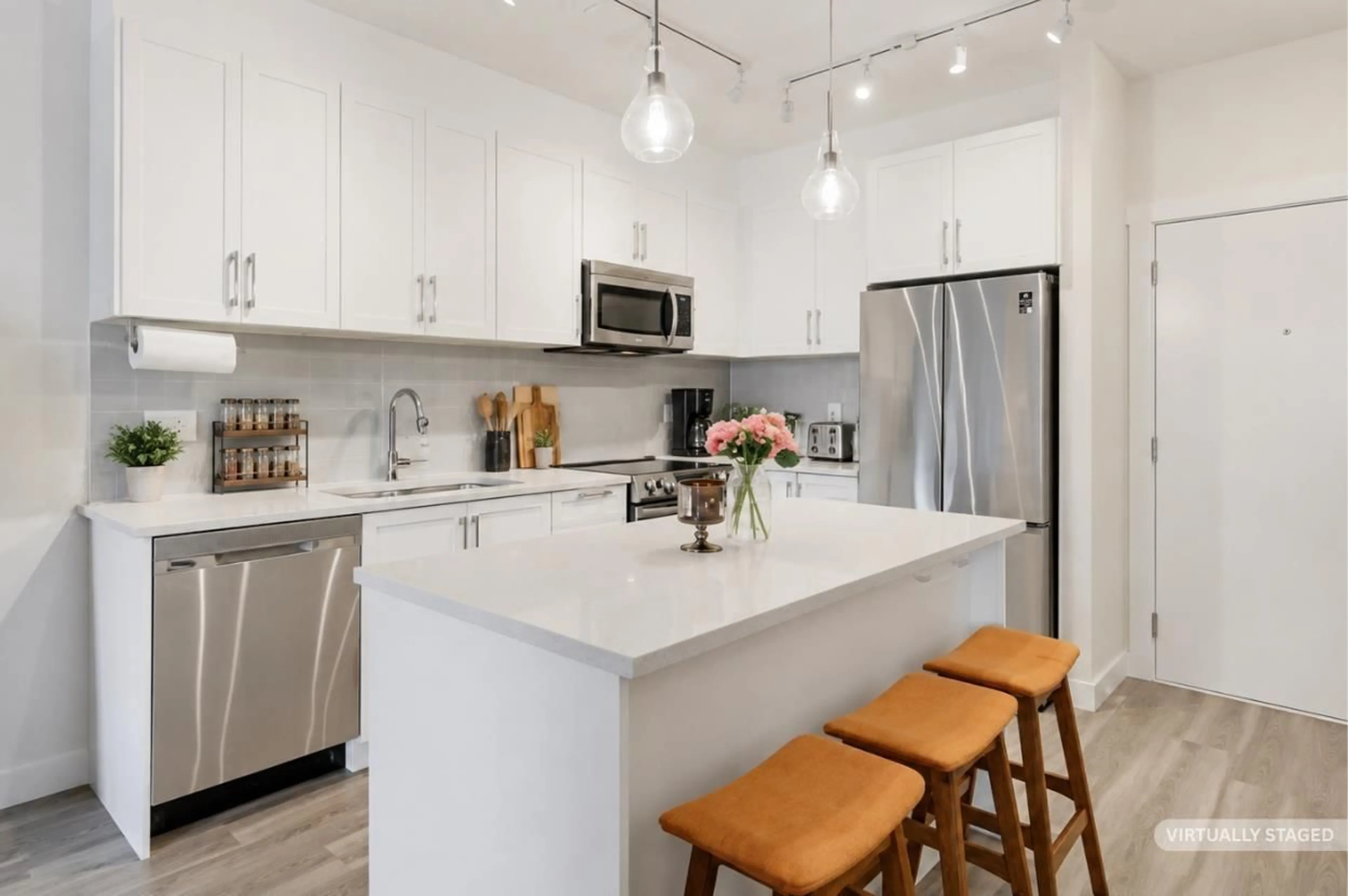 Open concept kitchen, unknown for 402 - 20356 72B AVENUE, Langley British Columbia V2Y4J9