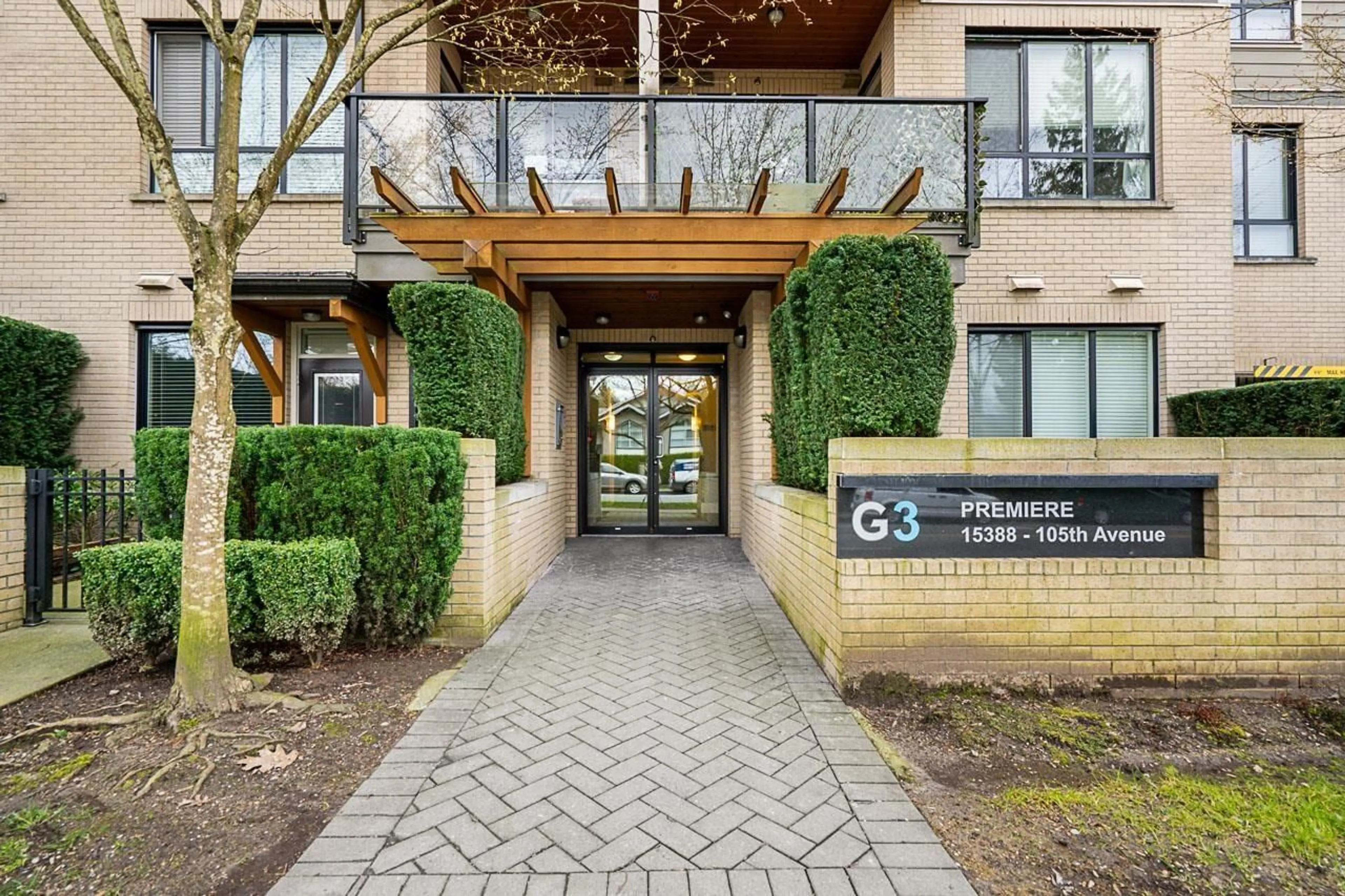Indoor entryway for 405 - 15388 105 AVENUE, Surrey British Columbia V3R0C4