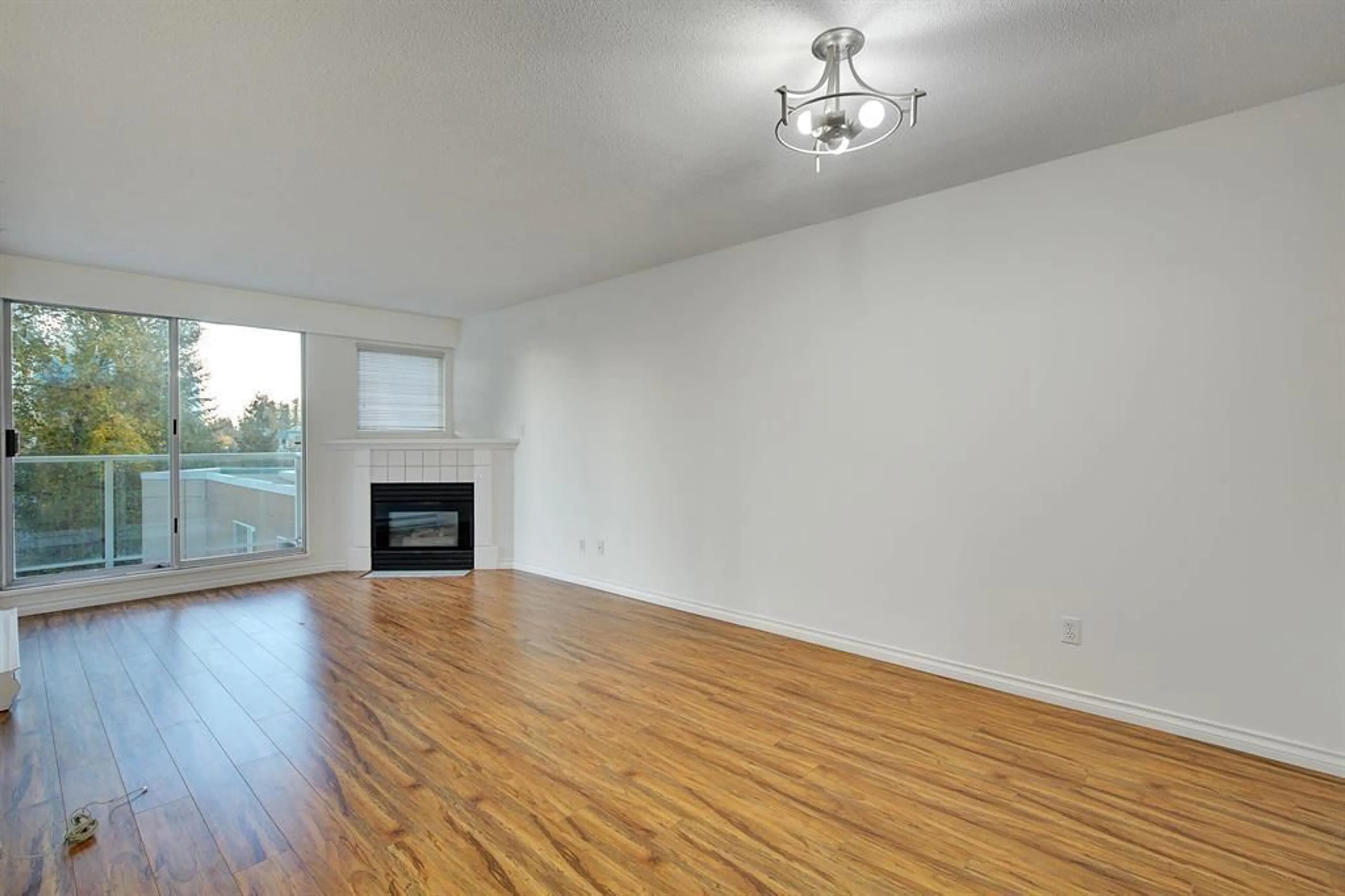 A pic of a room for 507 - 9830 WHALLEY BOULEVARD, Surrey British Columbia V3T5S7