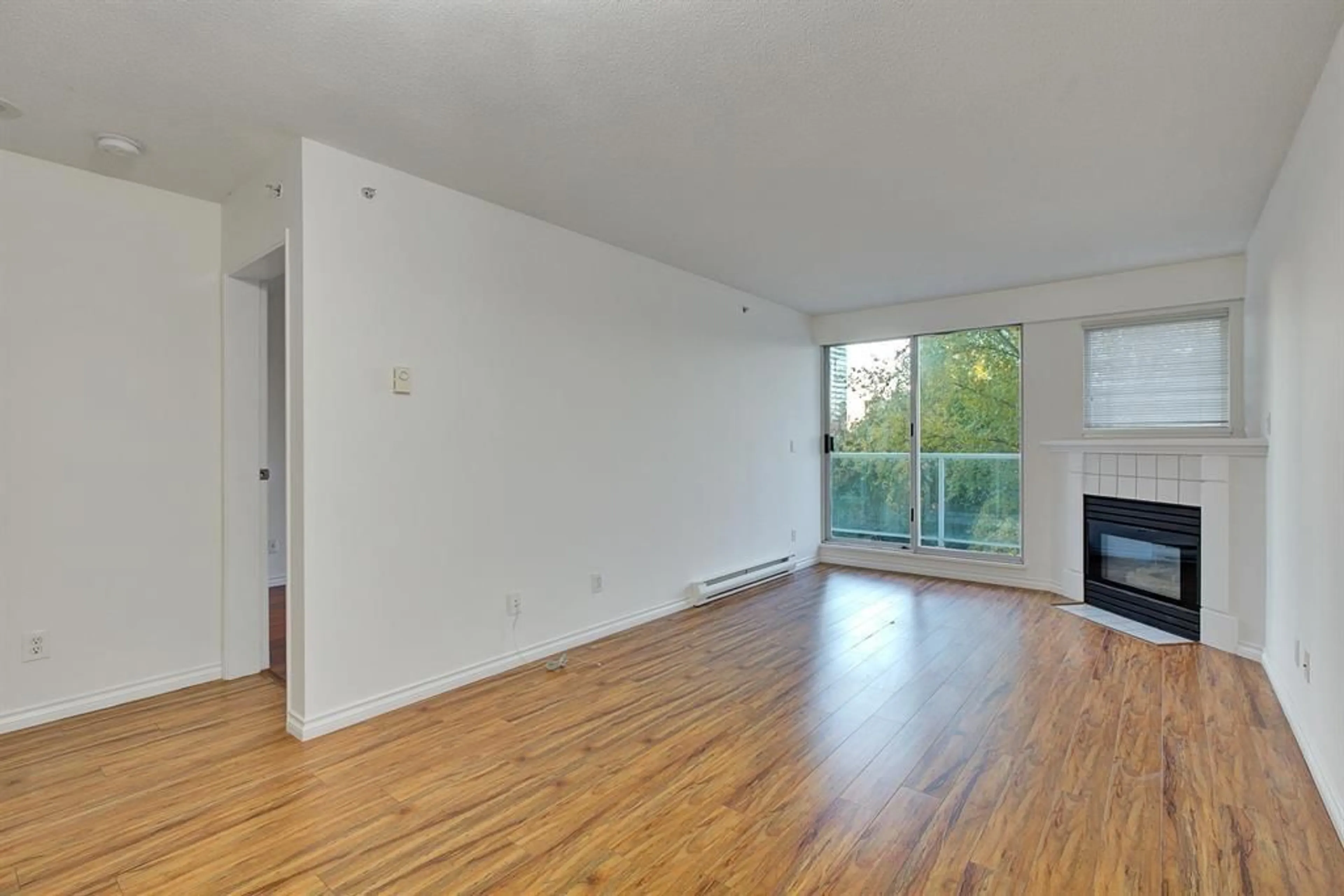 A pic of a room for 507 - 9830 WHALLEY BOULEVARD, Surrey British Columbia V3T5S7