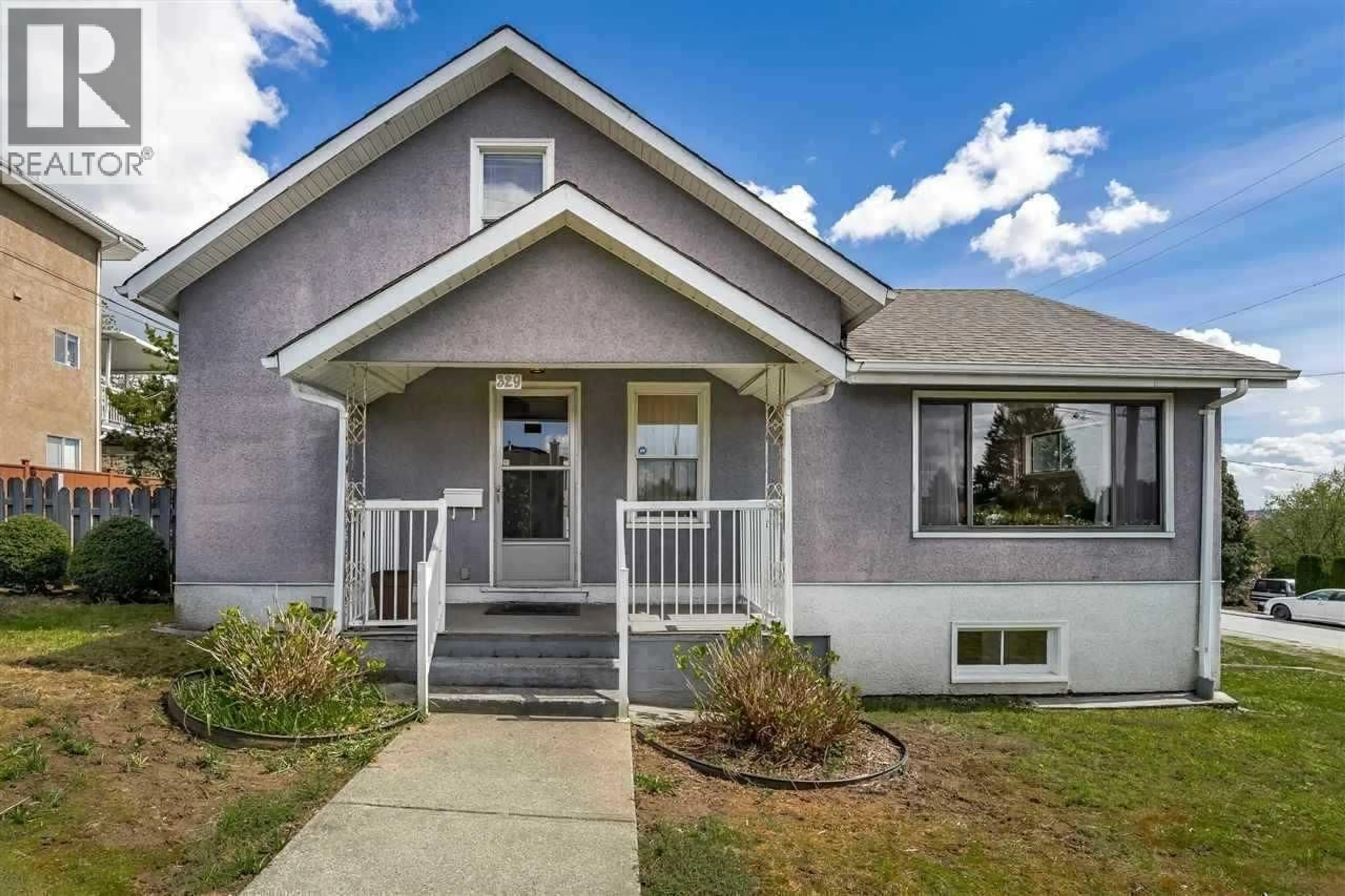 Home with vinyl exterior material, street for 329 MARMONT STREET, Coquitlam British Columbia V3K4R5