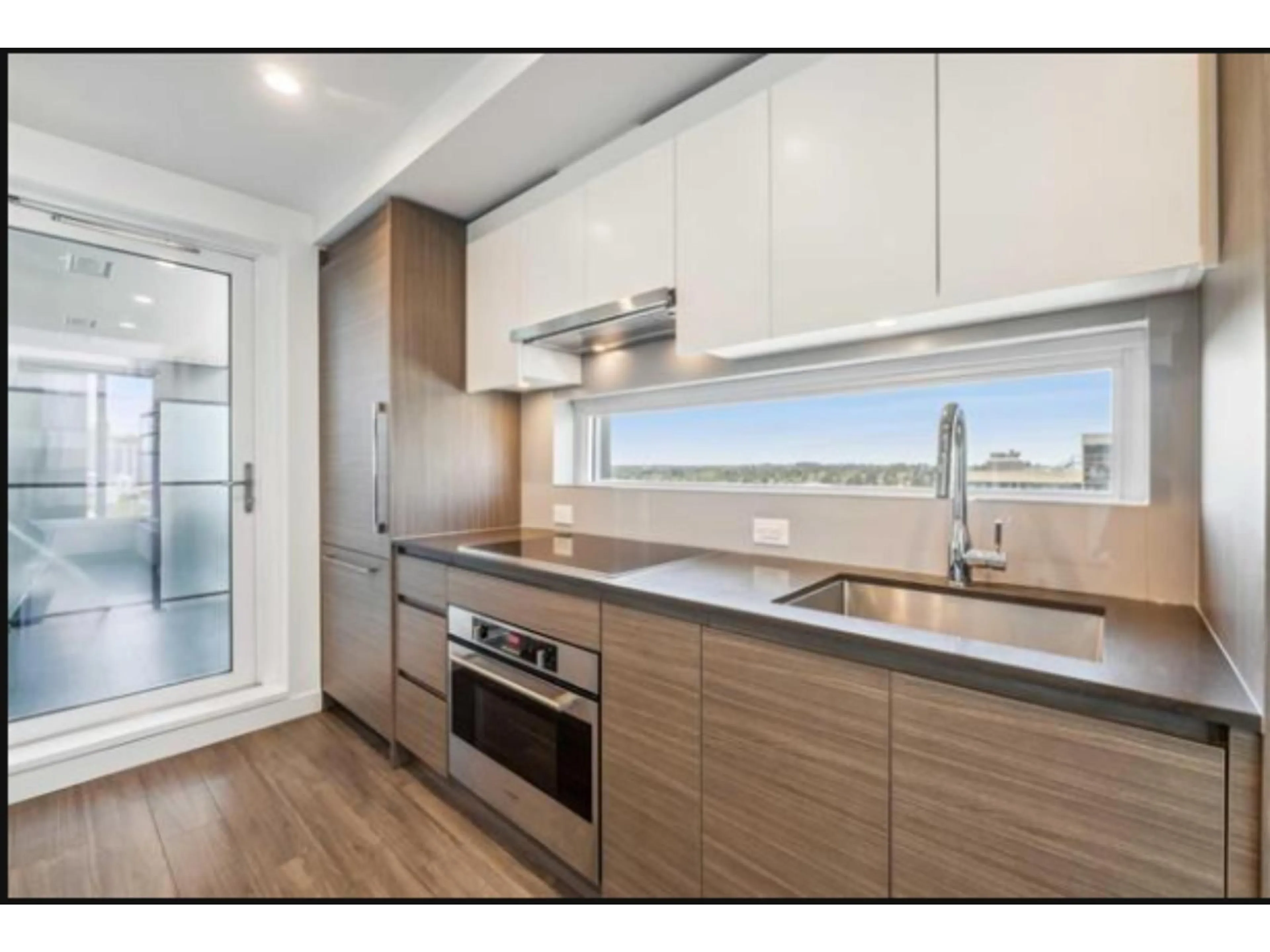 Contemporary kitchen, unknown for 1704 - 13615 FRASER HIGHWAY, Surrey British Columbia V3T0P7