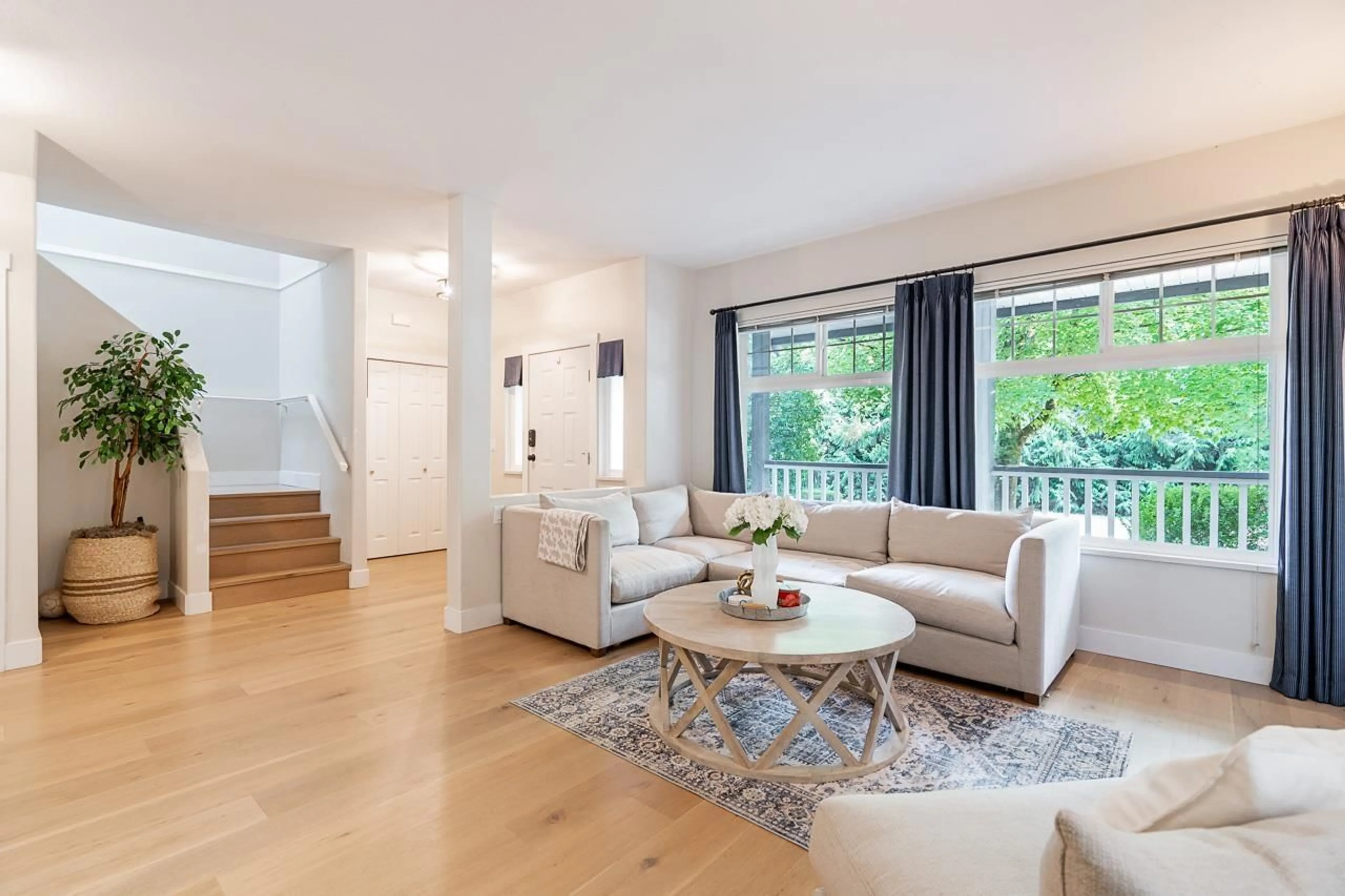 Living room with furniture, unknown for 21215 43 AVENUE, Langley British Columbia V3A7R9