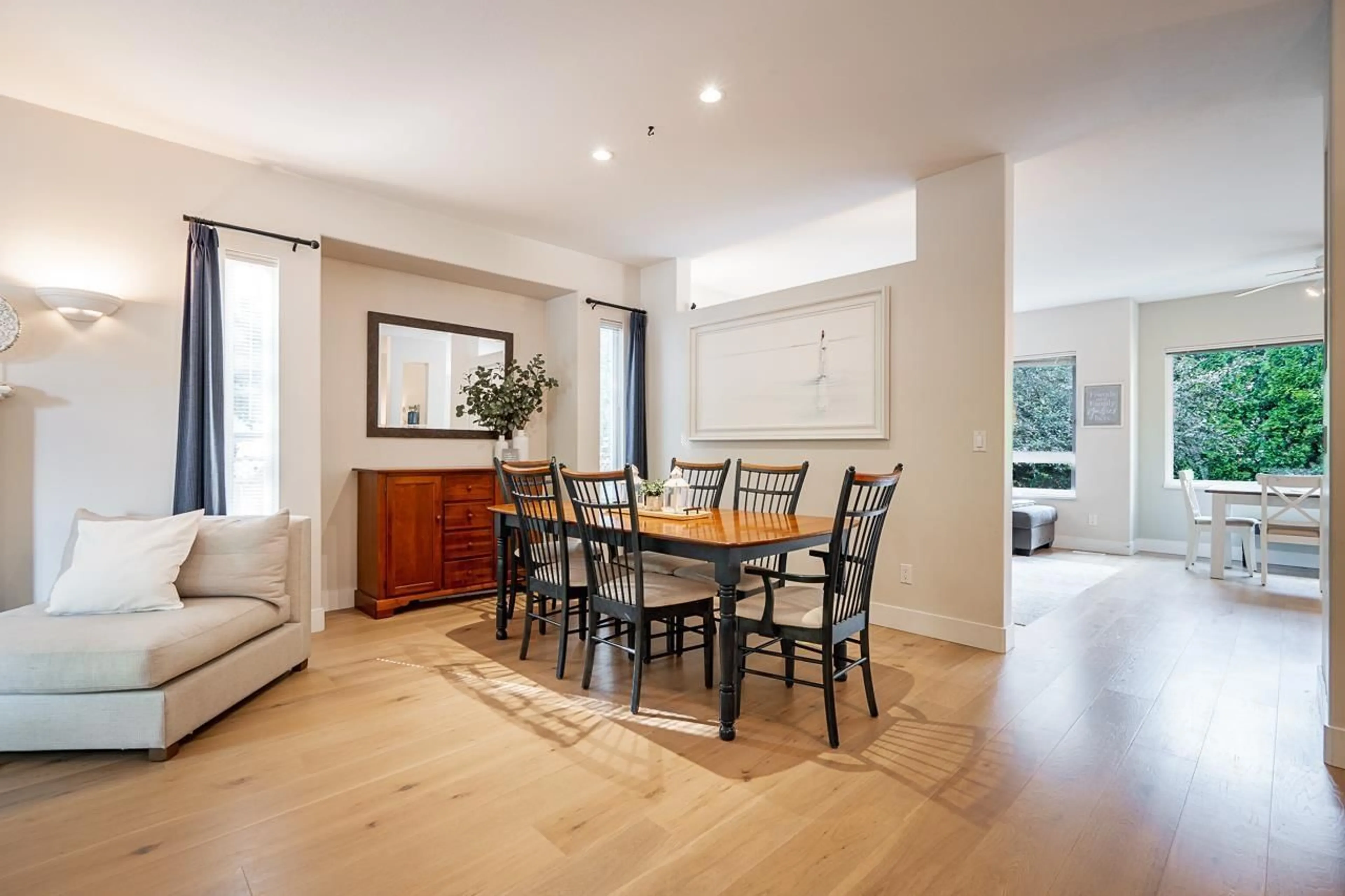Dining room, wood/laminate floor for 21215 43 AVENUE, Langley British Columbia V3A7R9
