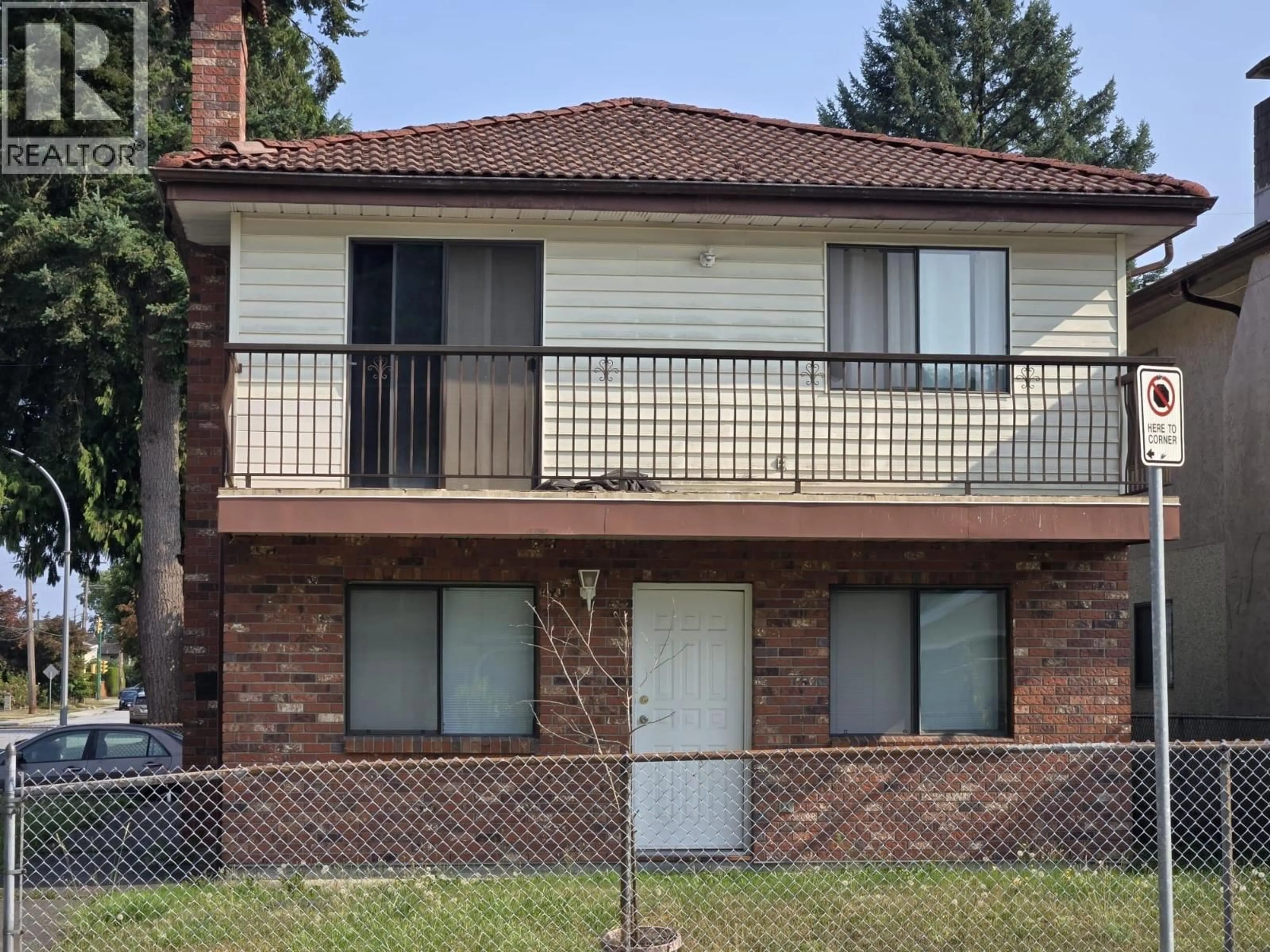 Home with brick exterior material, building for 7405 4TH STREET, Burnaby British Columbia V3N4T4