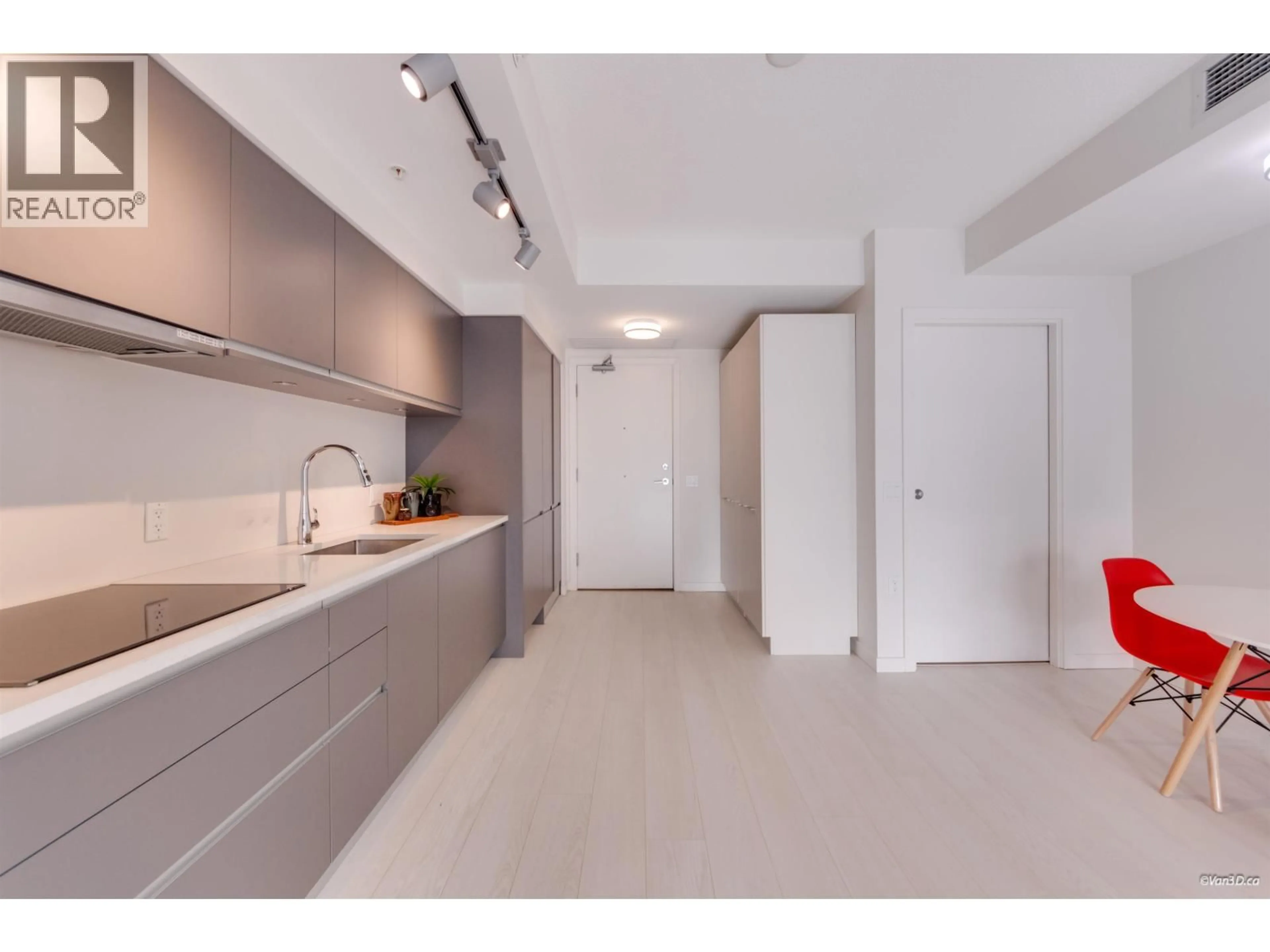 Unknown for 628 - 180 2ND AVENUE, Vancouver British Columbia V5T0K4