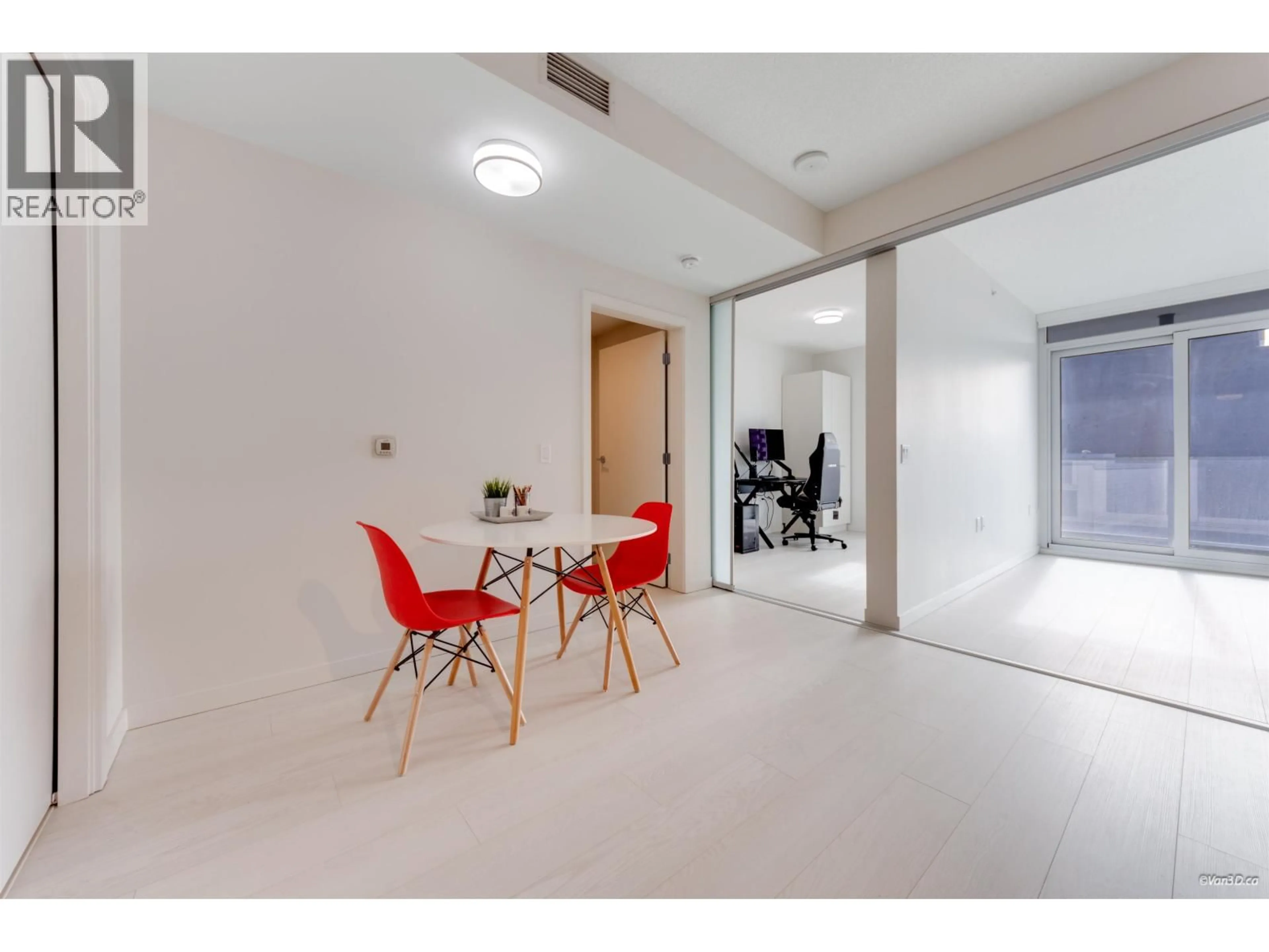 A pic of a room for 628 - 180 2ND AVENUE, Vancouver British Columbia V5T0K4