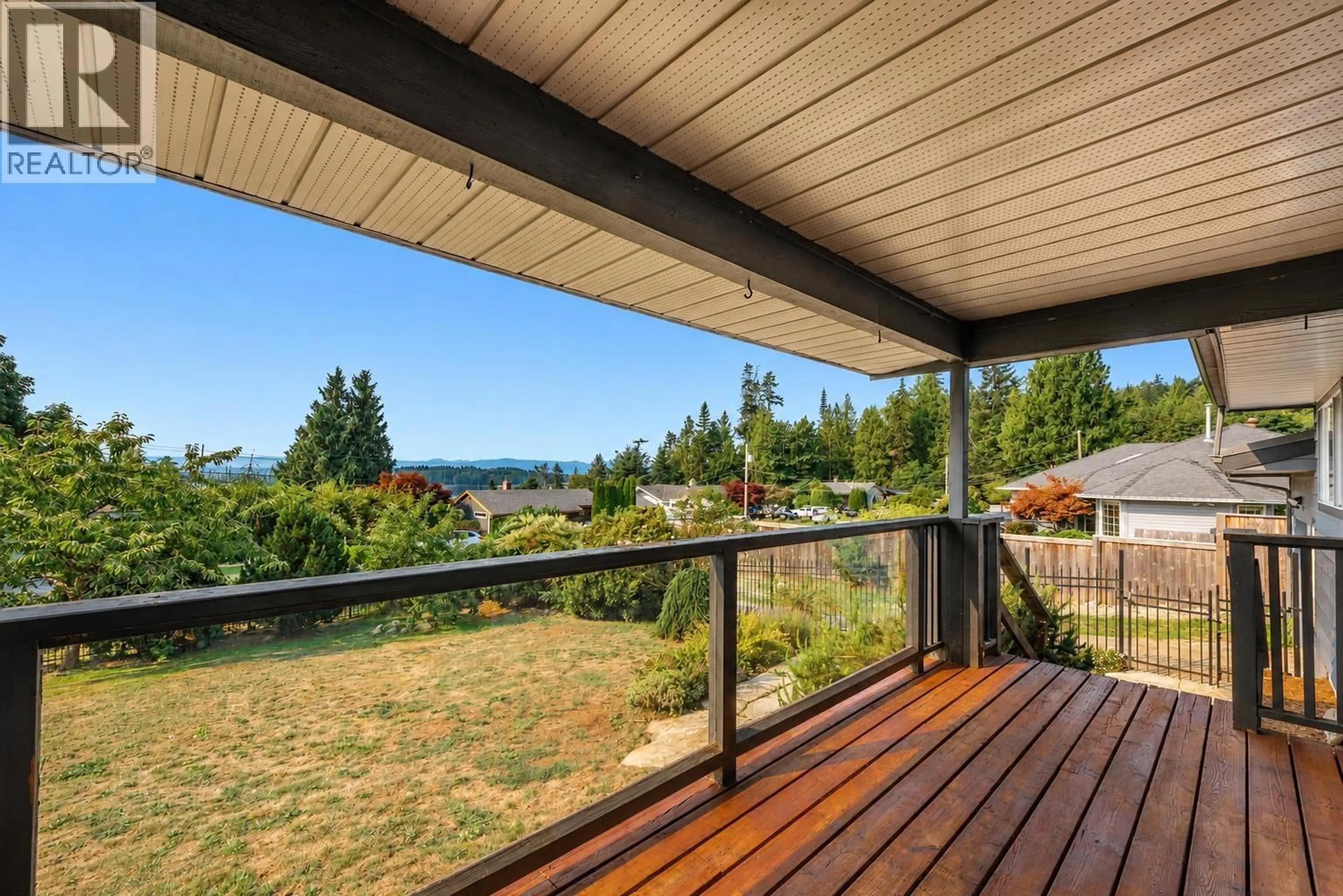 Patio, water/lake/river/ocean view for 6504 MEIER ROAD, Sechelt British Columbia V7Z0S8