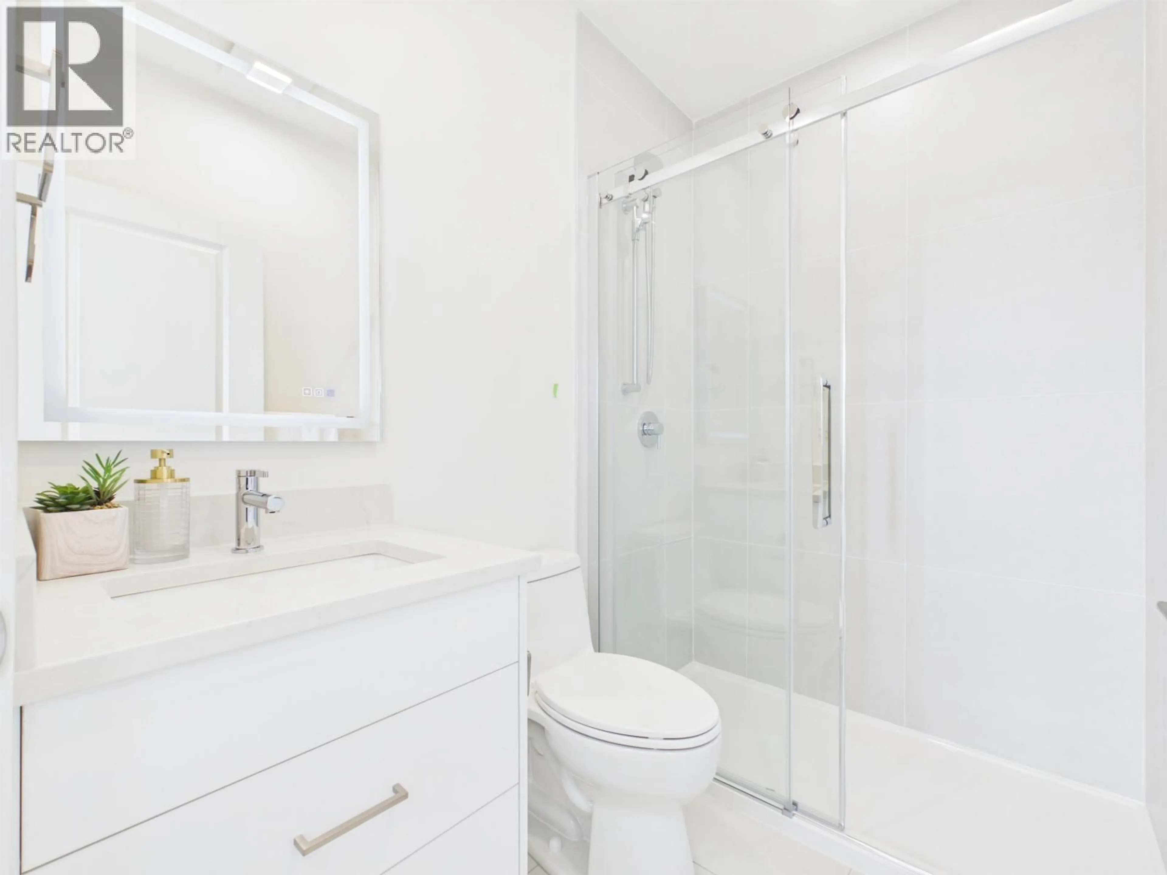 Standard bathroom, ceramic/tile floor for SL6 - 9880 GRANVILLE AVENUE, Richmond British Columbia V6Y1R3